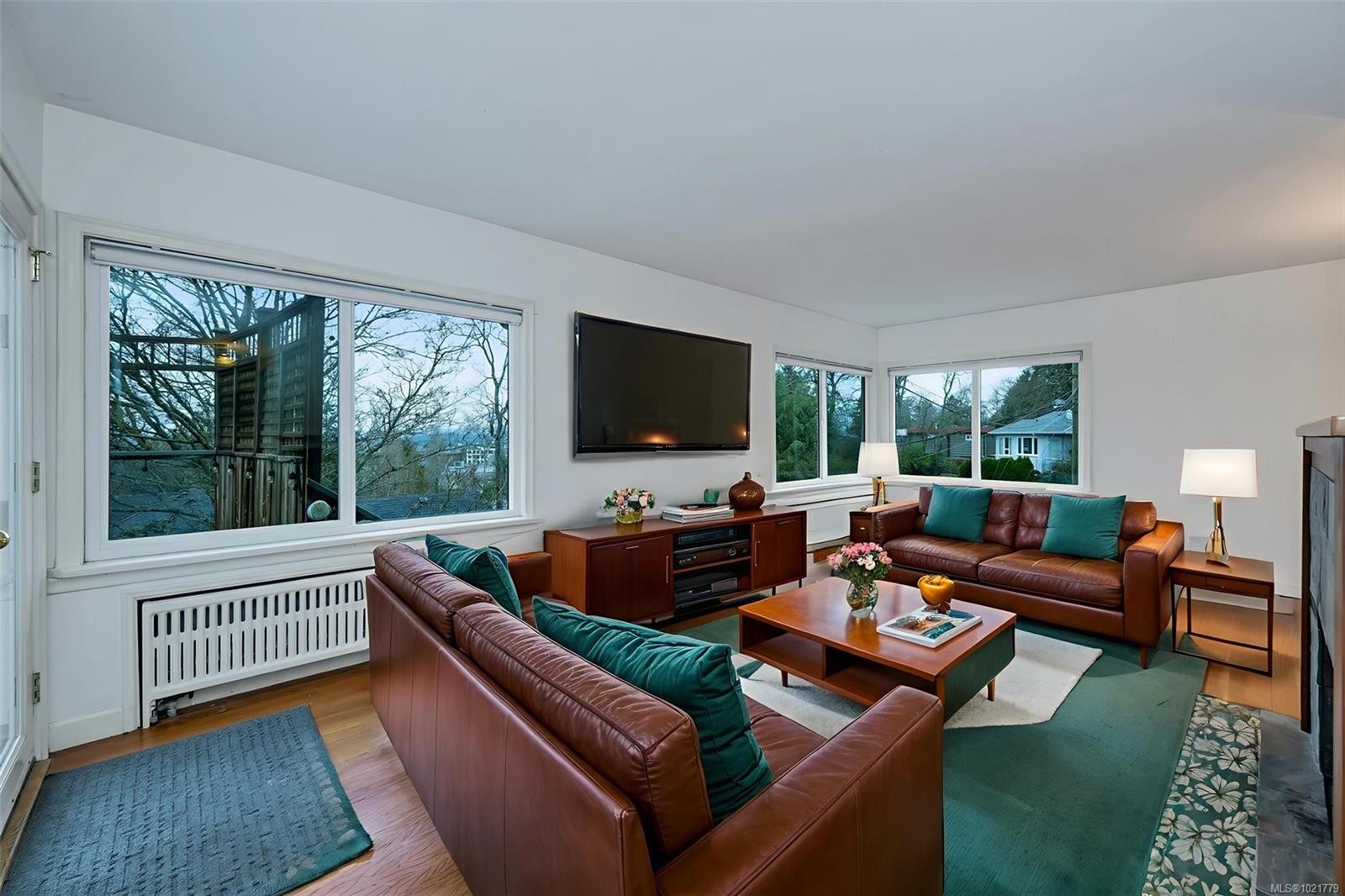 1181 Clovelly Terr, Saanich, BC