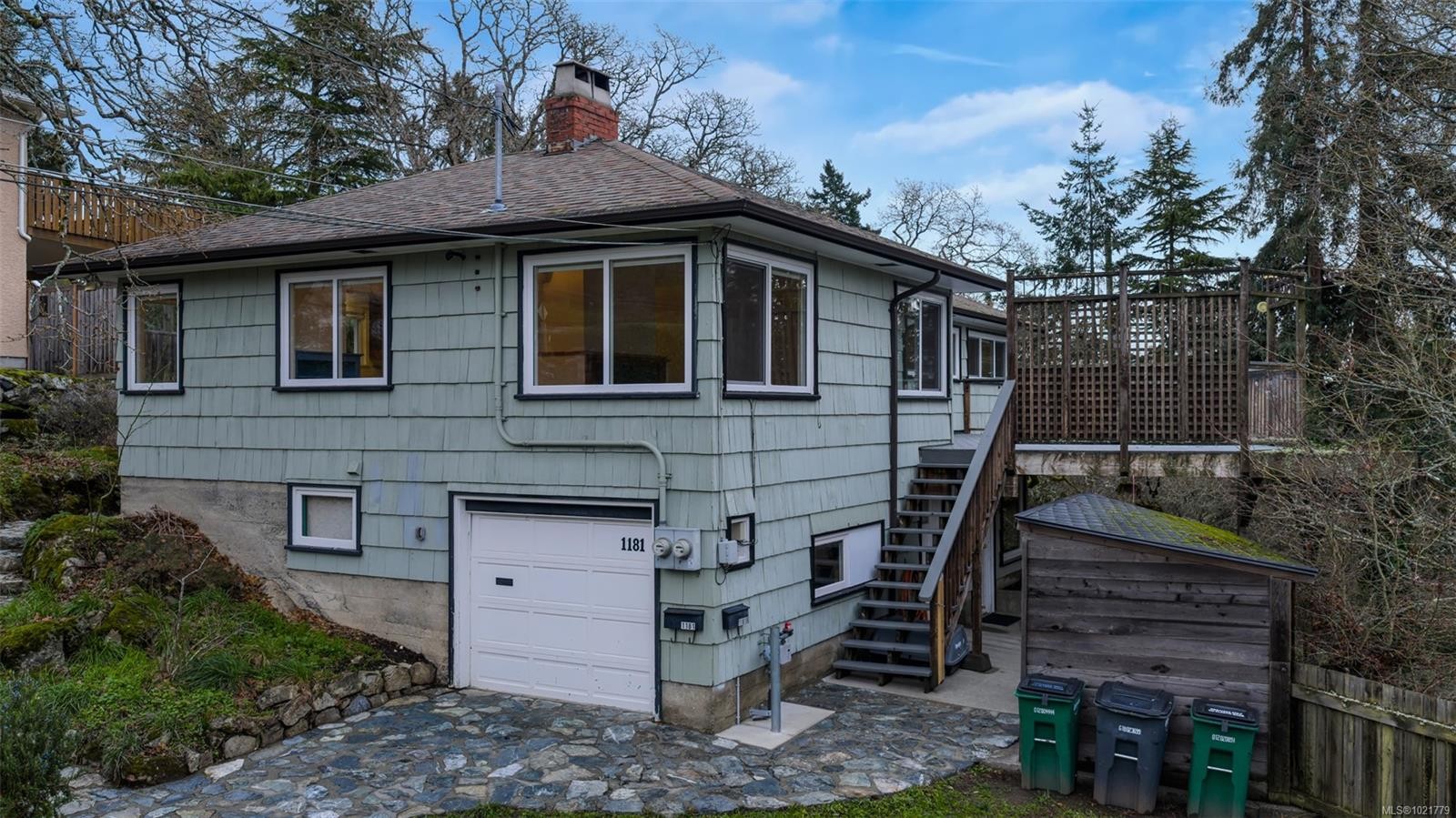 1181 Clovelly Terr, Saanich, BC