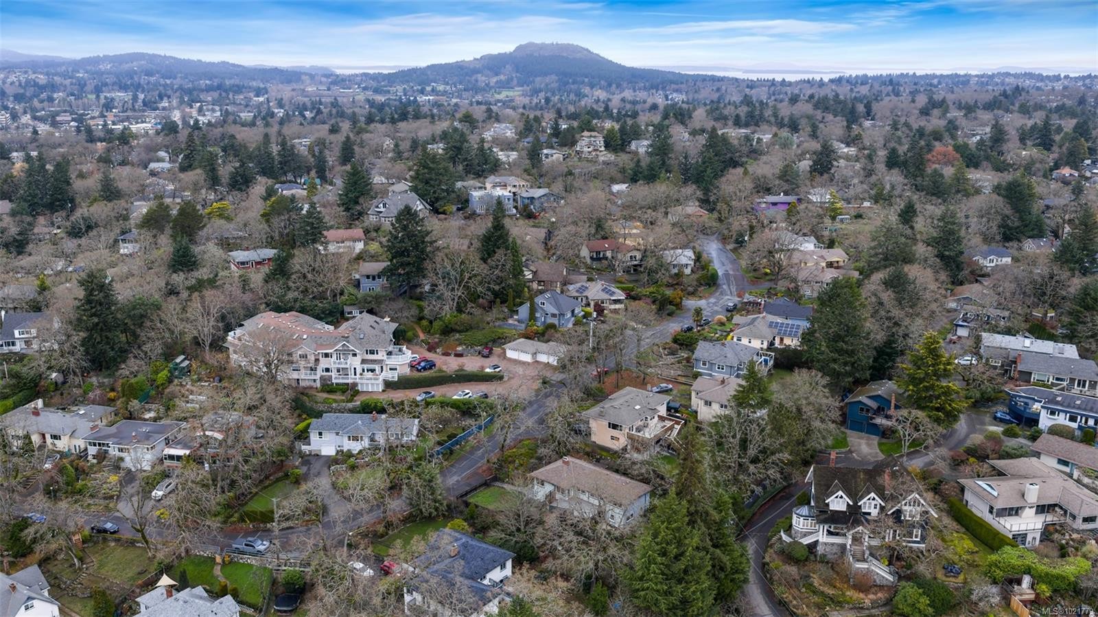 1181 Clovelly Terr, Saanich, BC