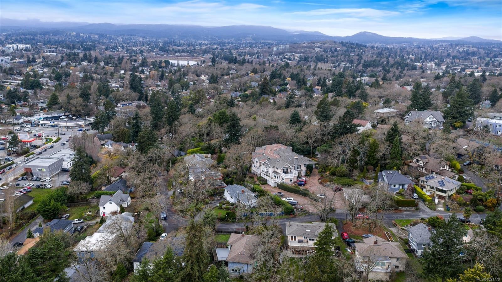 1181 Clovelly Terr, Saanich, BC