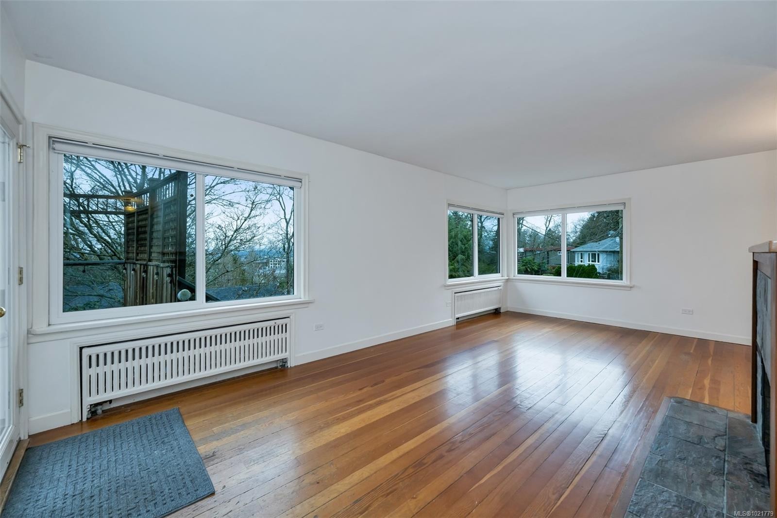 1181 Clovelly Terr, Saanich, BC