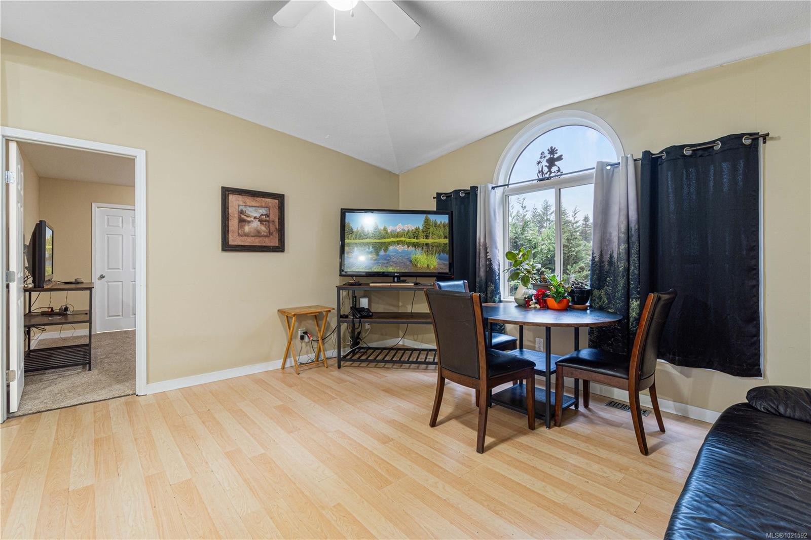 6-2100 Errington Rd, Errington, BC