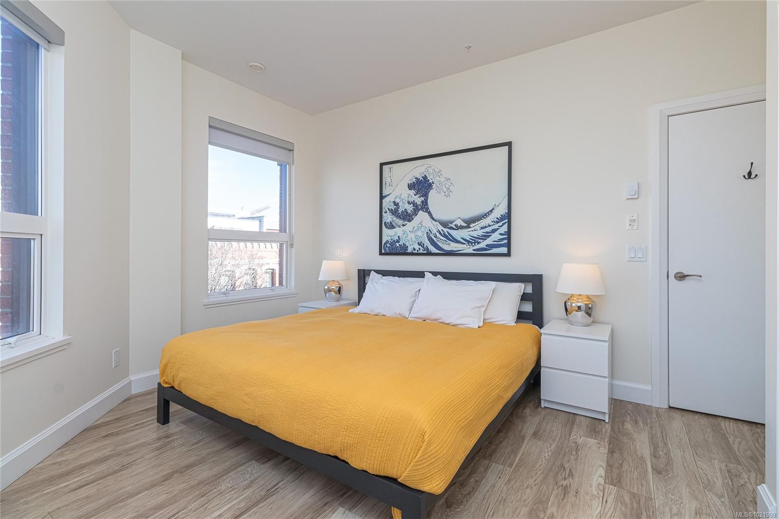 316-595 Pandora Ave, Victoria, BC - Indoor Photo Showing Bedroom