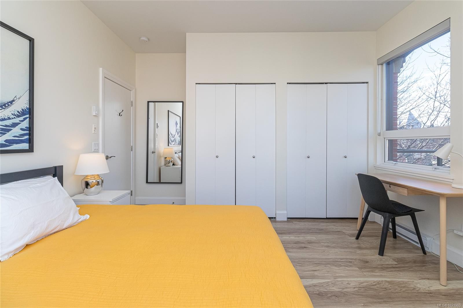 316-595 Pandora Ave, Victoria, BC - Indoor Photo Showing Bedroom