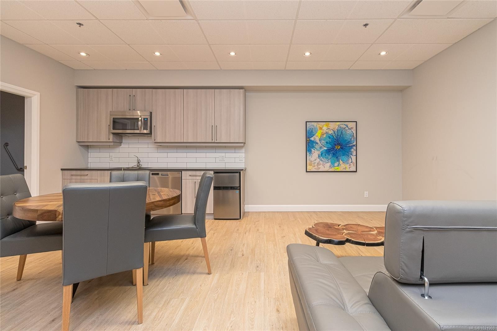 316-595 Pandora Ave, Victoria, BC - Indoor Photo Showing Dining Room