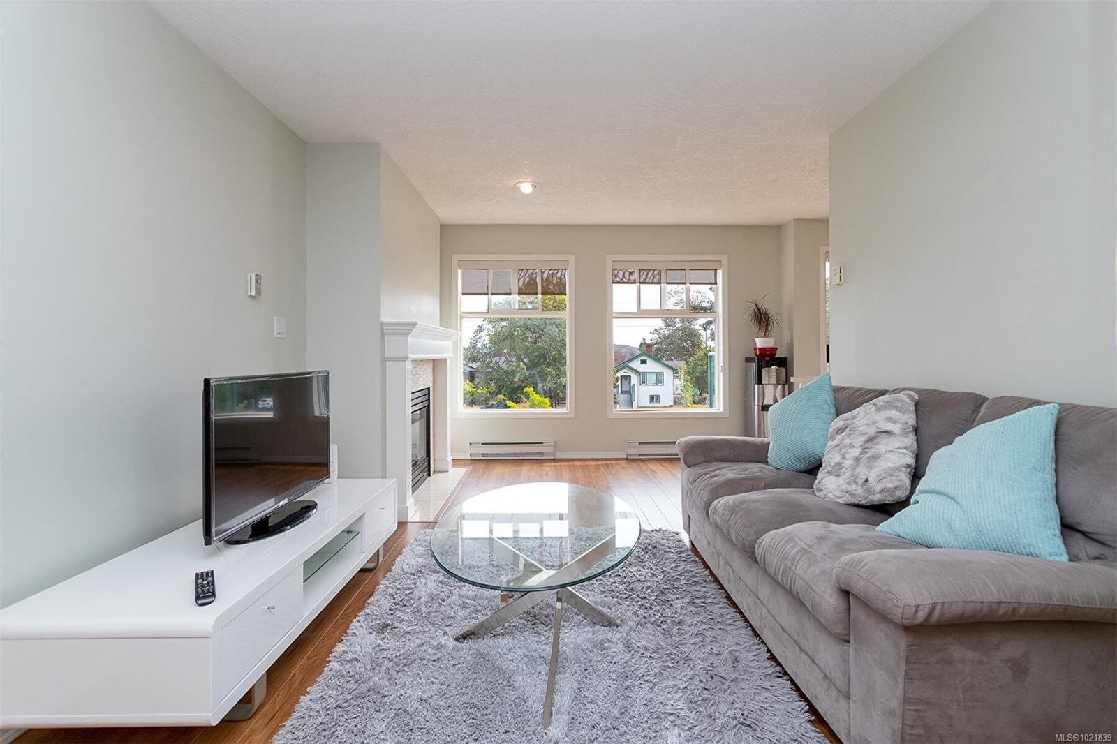 405-898 Vernon Ave, Saanich, BC