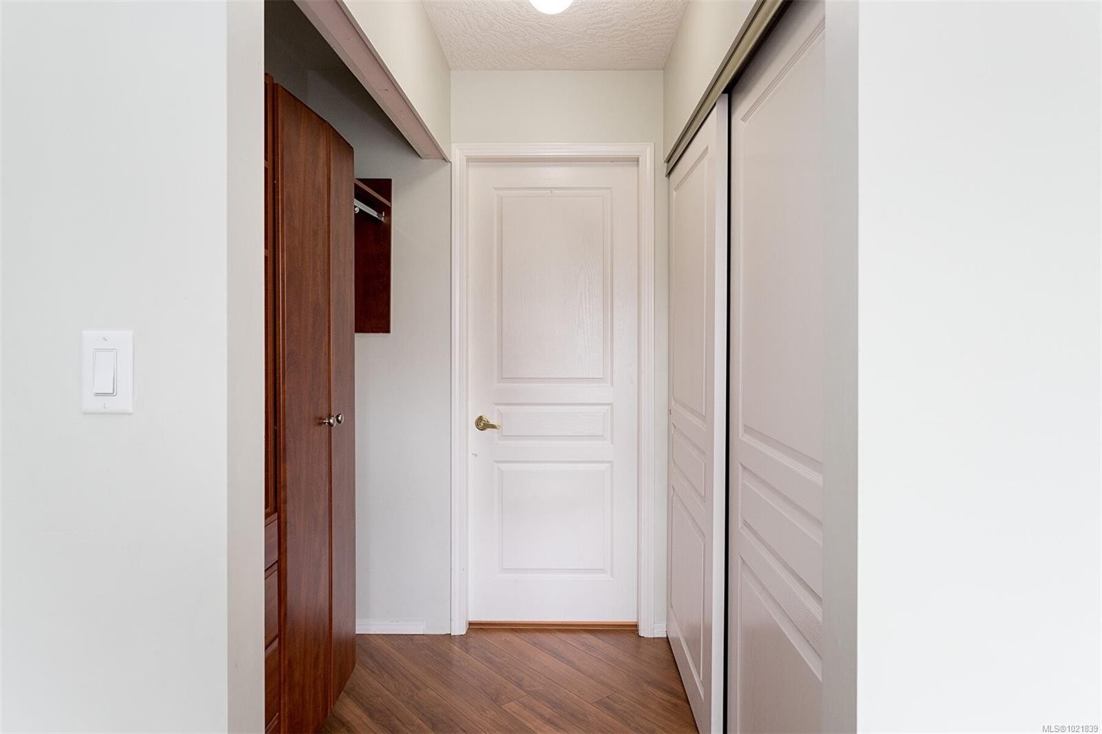 405-898 Vernon Ave, Saanich, BC