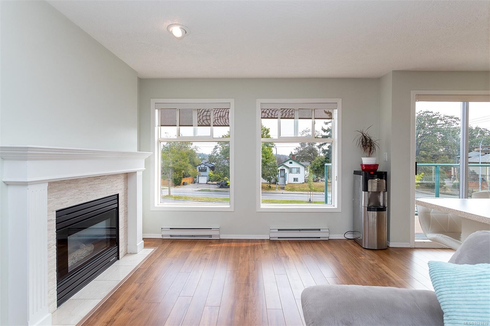 405-898 Vernon Ave, Saanich, BC