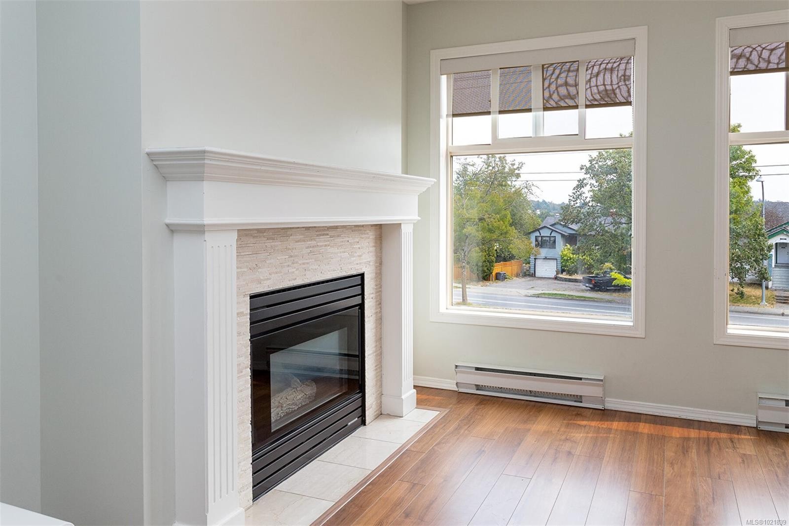 405-898 Vernon Ave, Saanich, BC