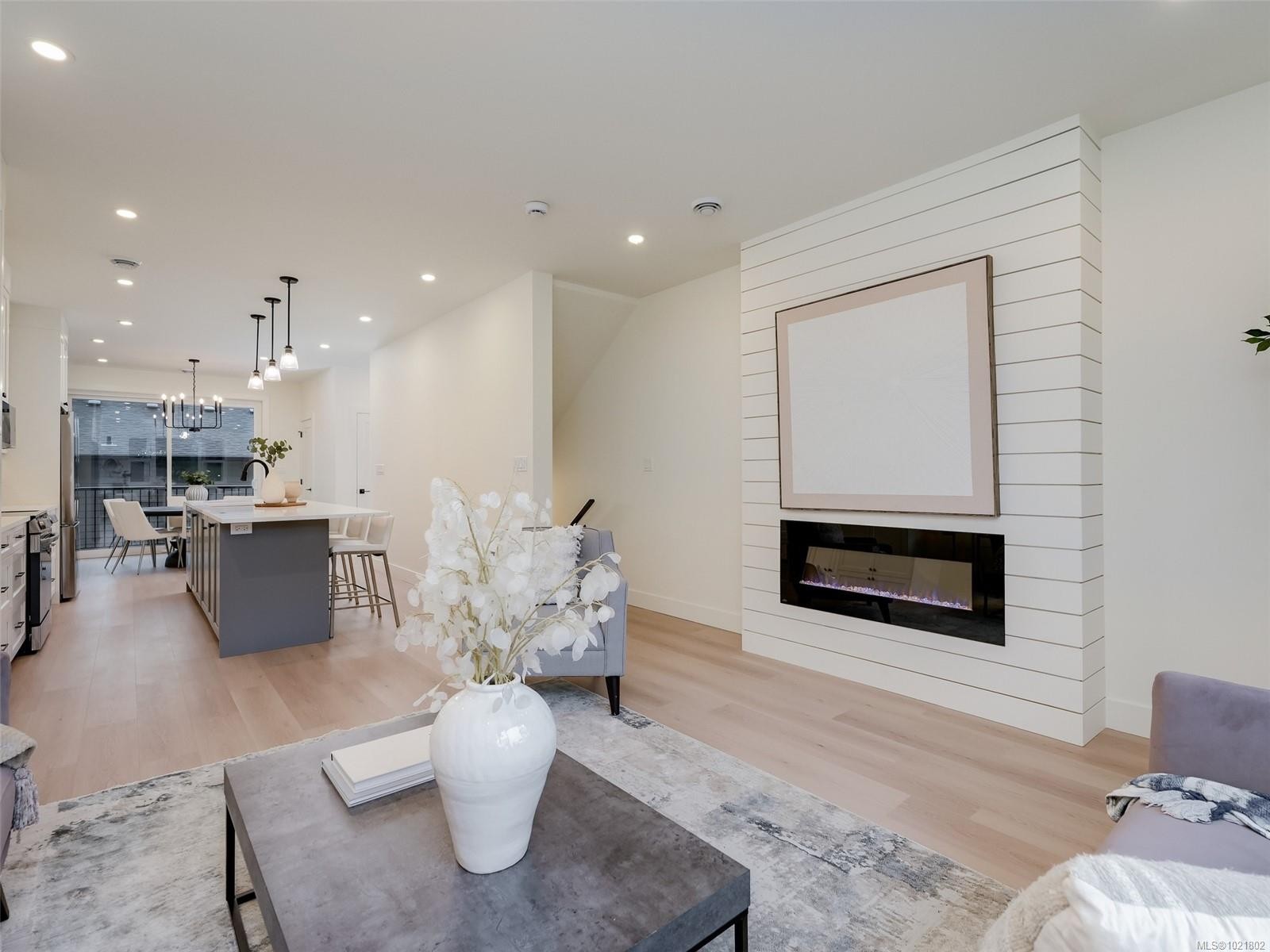 103-960 Jenkins Ave, Langford, BC