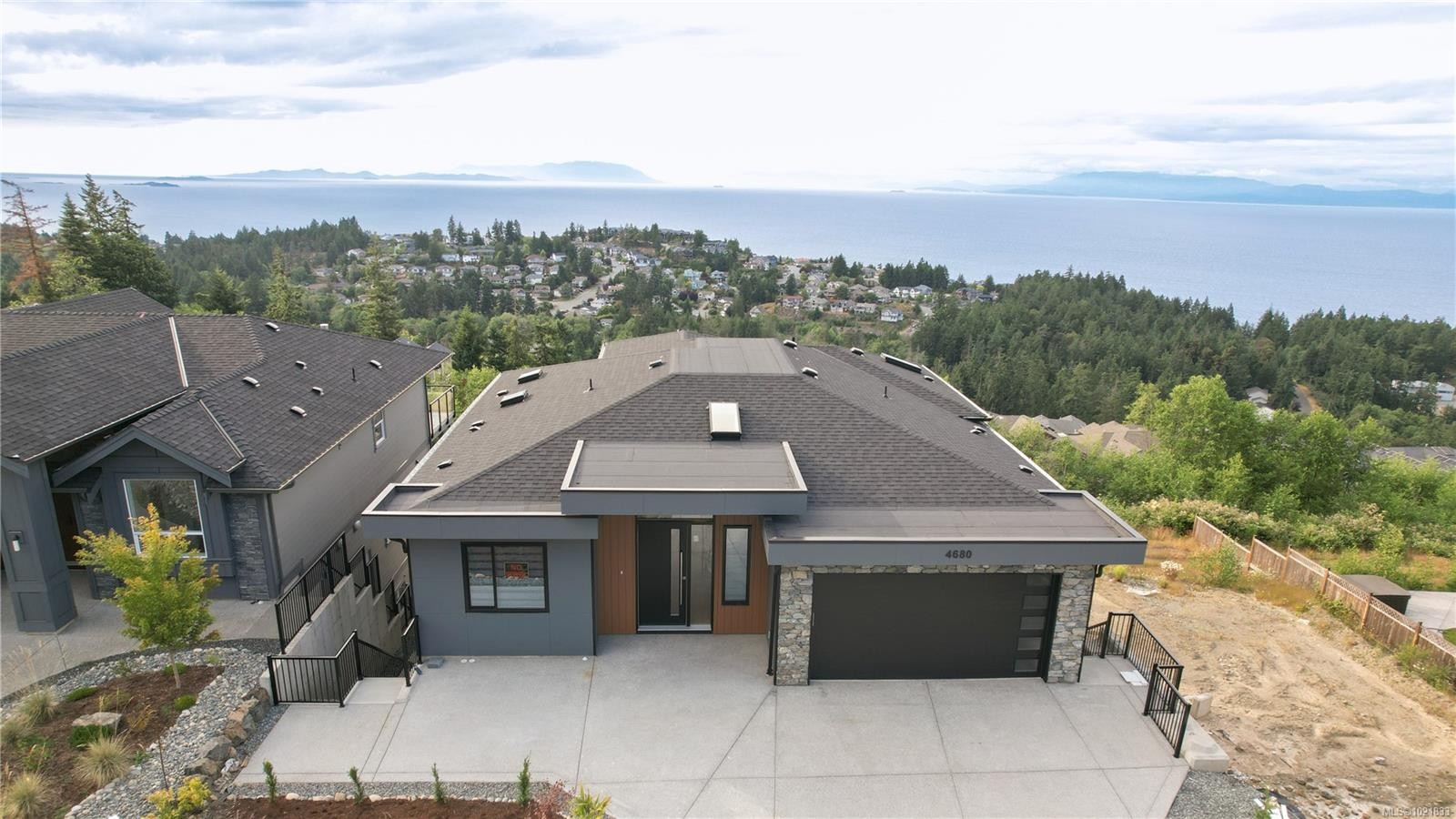 4680 Ambience Dr, Nanaimo, BC