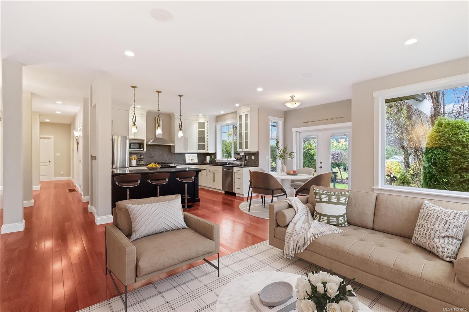 9319 East Saanich Rd, North Saanich, BC