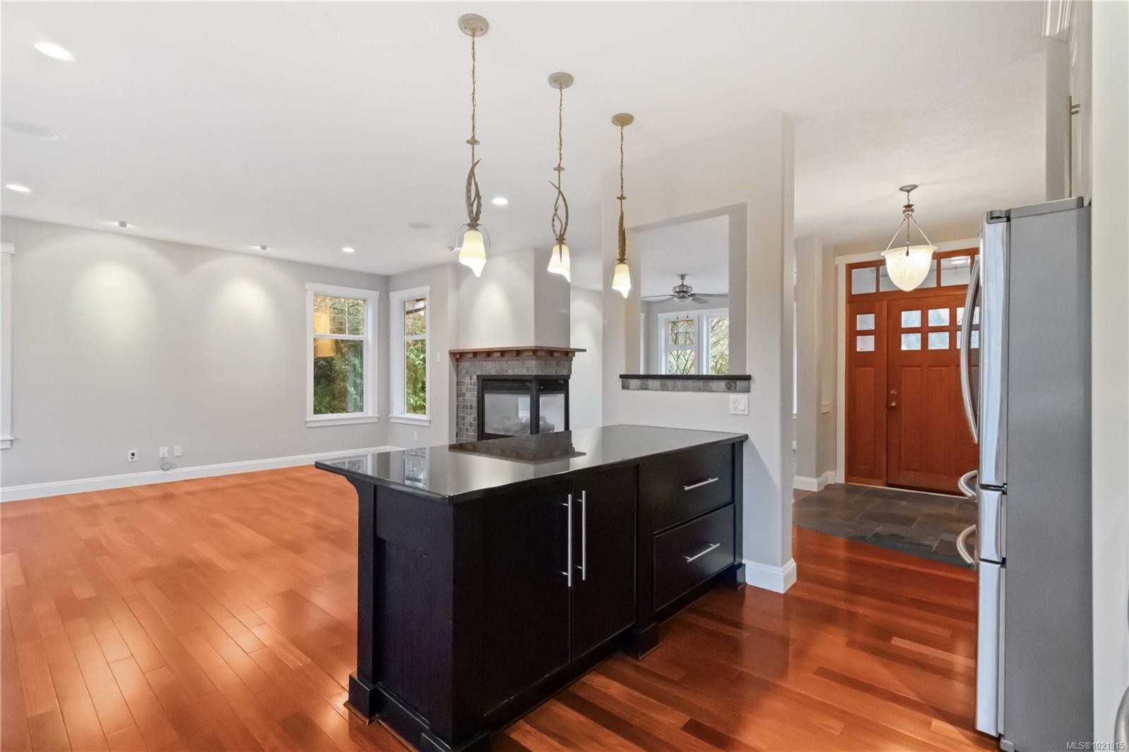 9319 East Saanich Rd, North Saanich, BC