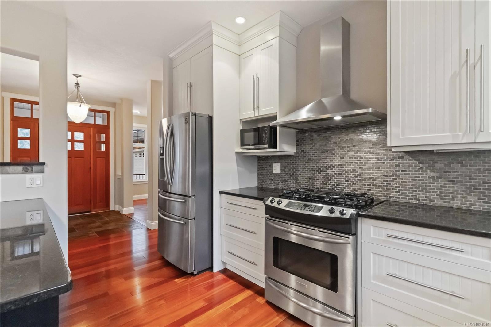 9319 East Saanich Rd, North Saanich, BC