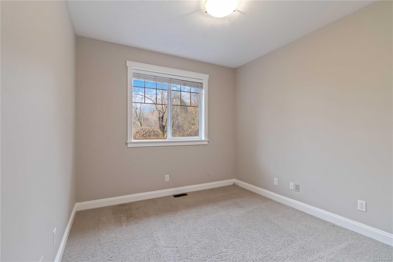 9319 East Saanich Rd, North Saanich, BC