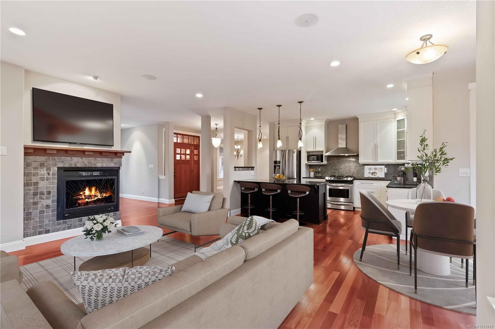 9319 East Saanich Rd, North Saanich, BC