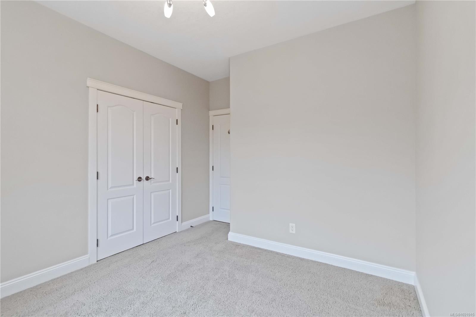 9319 East Saanich Rd, North Saanich, BC