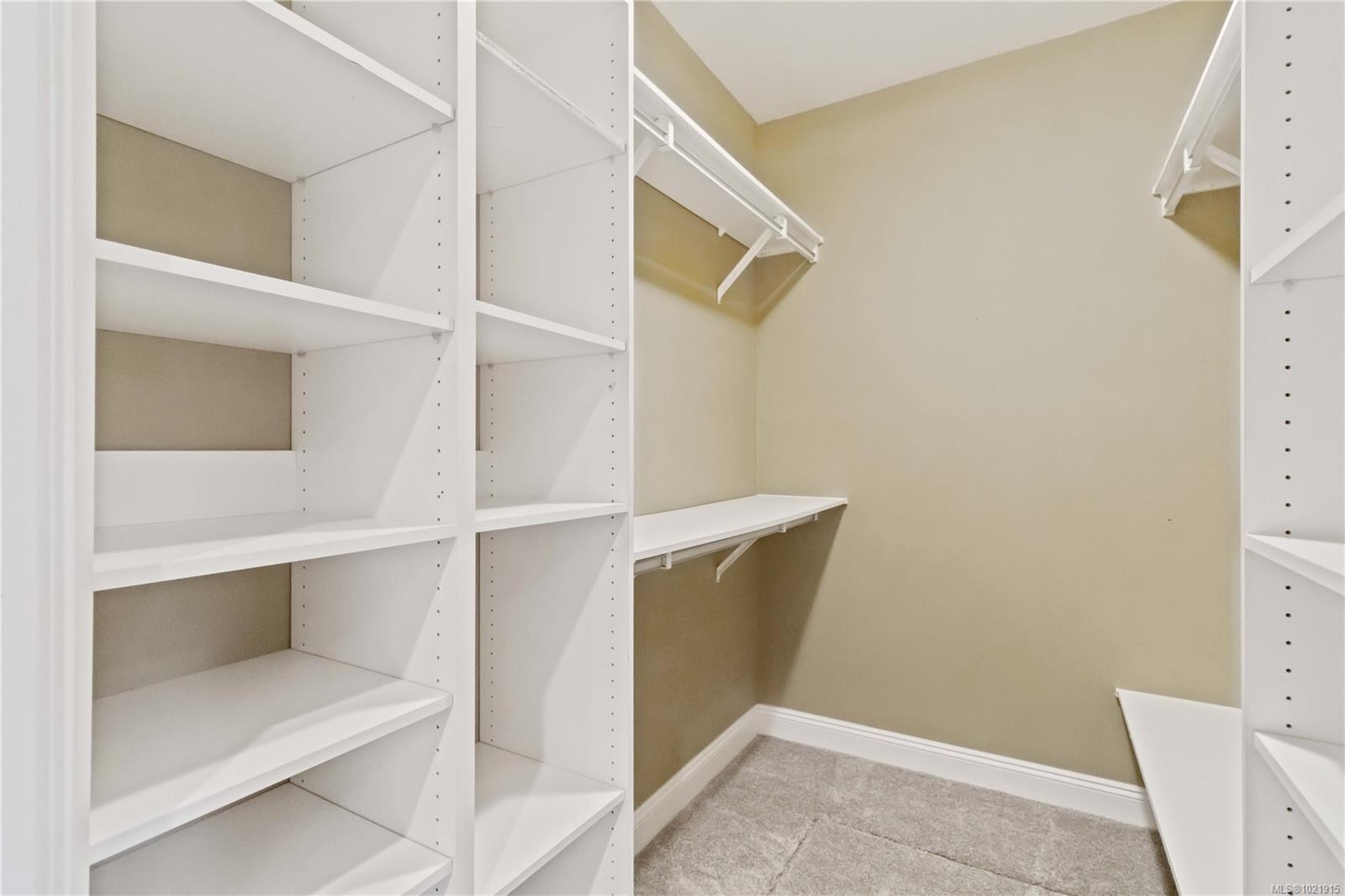 9319 East Saanich Rd, North Saanich, BC