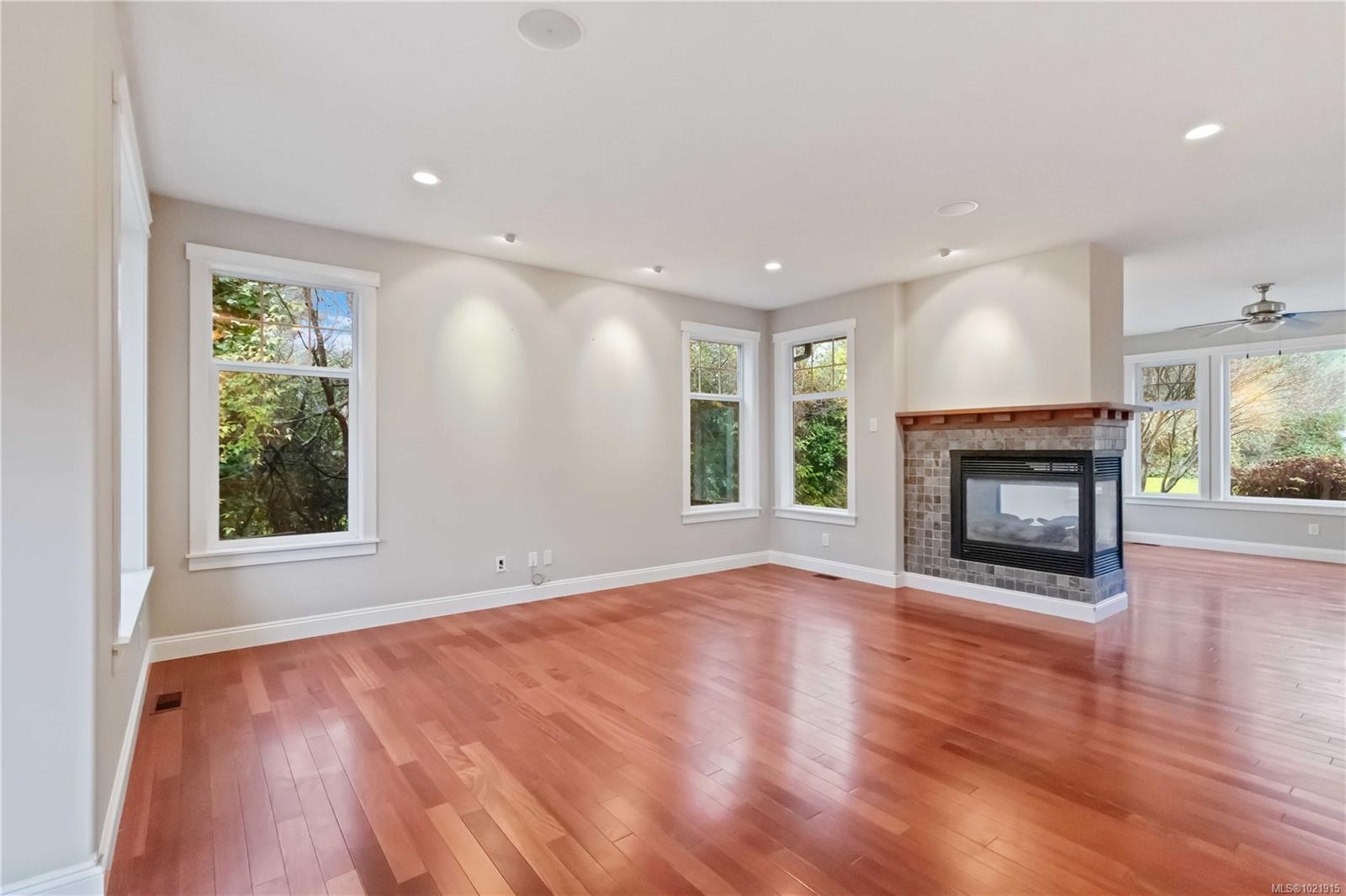 9319 East Saanich Rd, North Saanich, BC