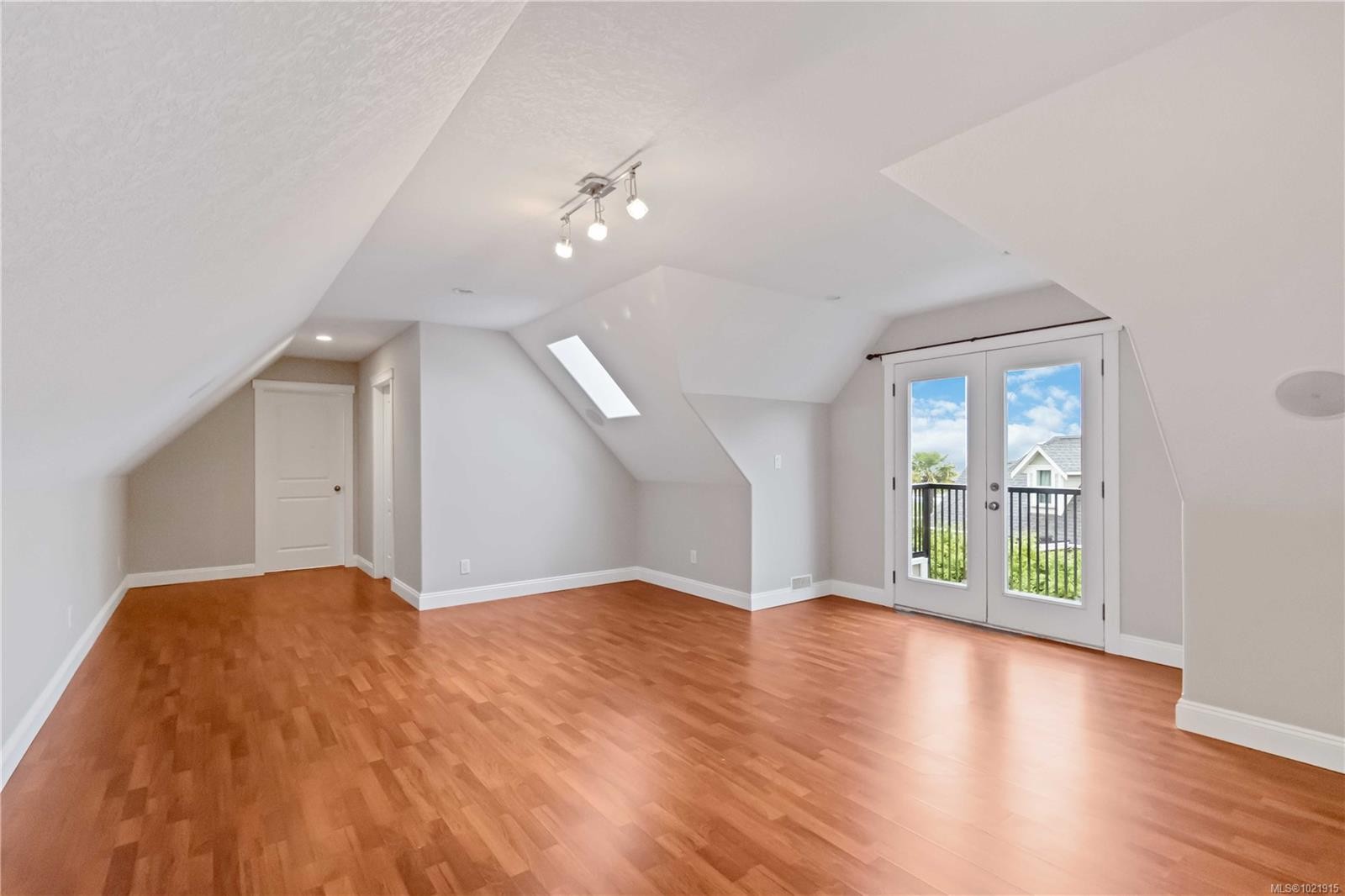 9319 East Saanich Rd, North Saanich, BC