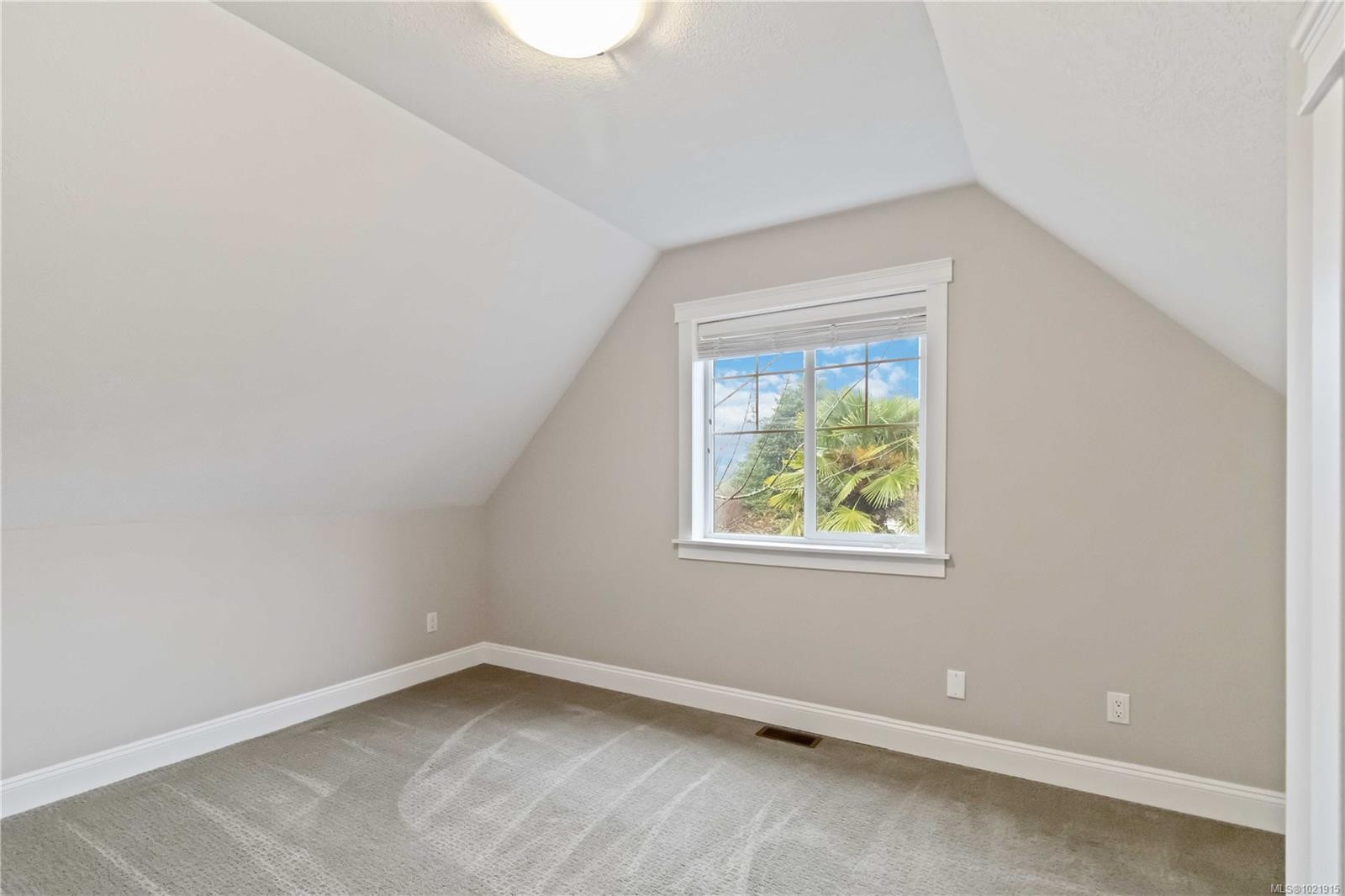 9319 East Saanich Rd, North Saanich, BC