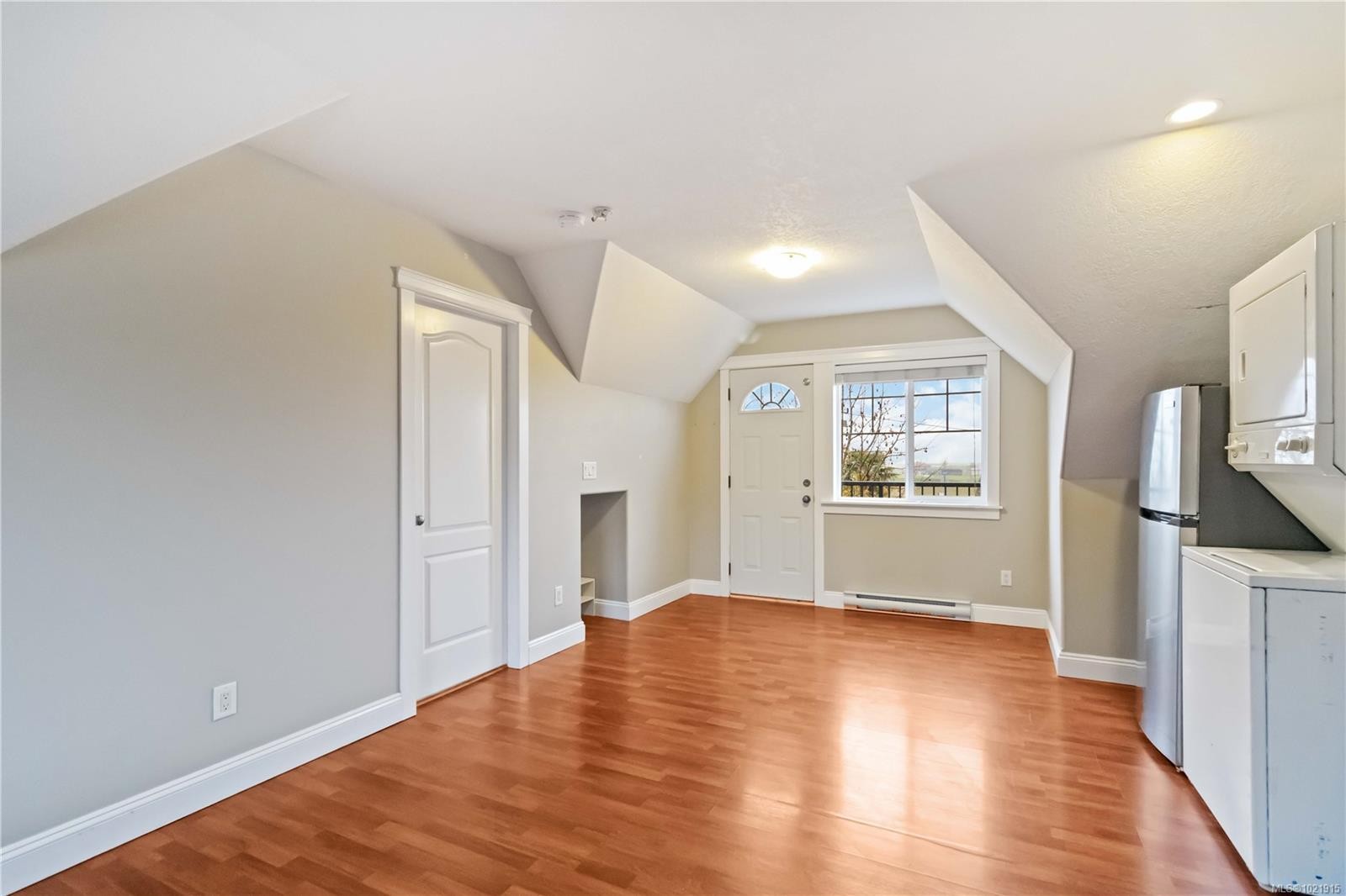 9319 East Saanich Rd, North Saanich, BC