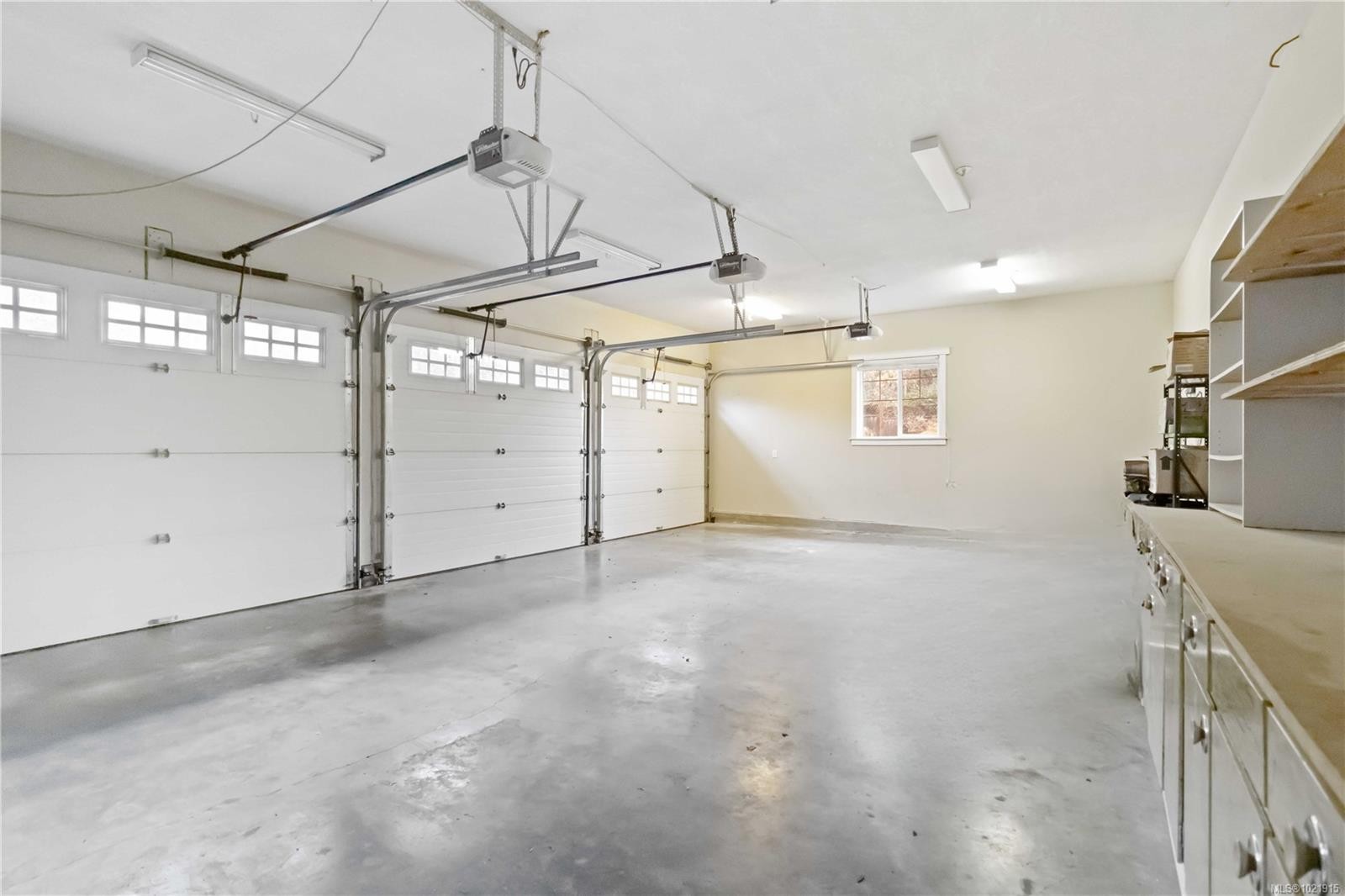 9319 East Saanich Rd, North Saanich, BC