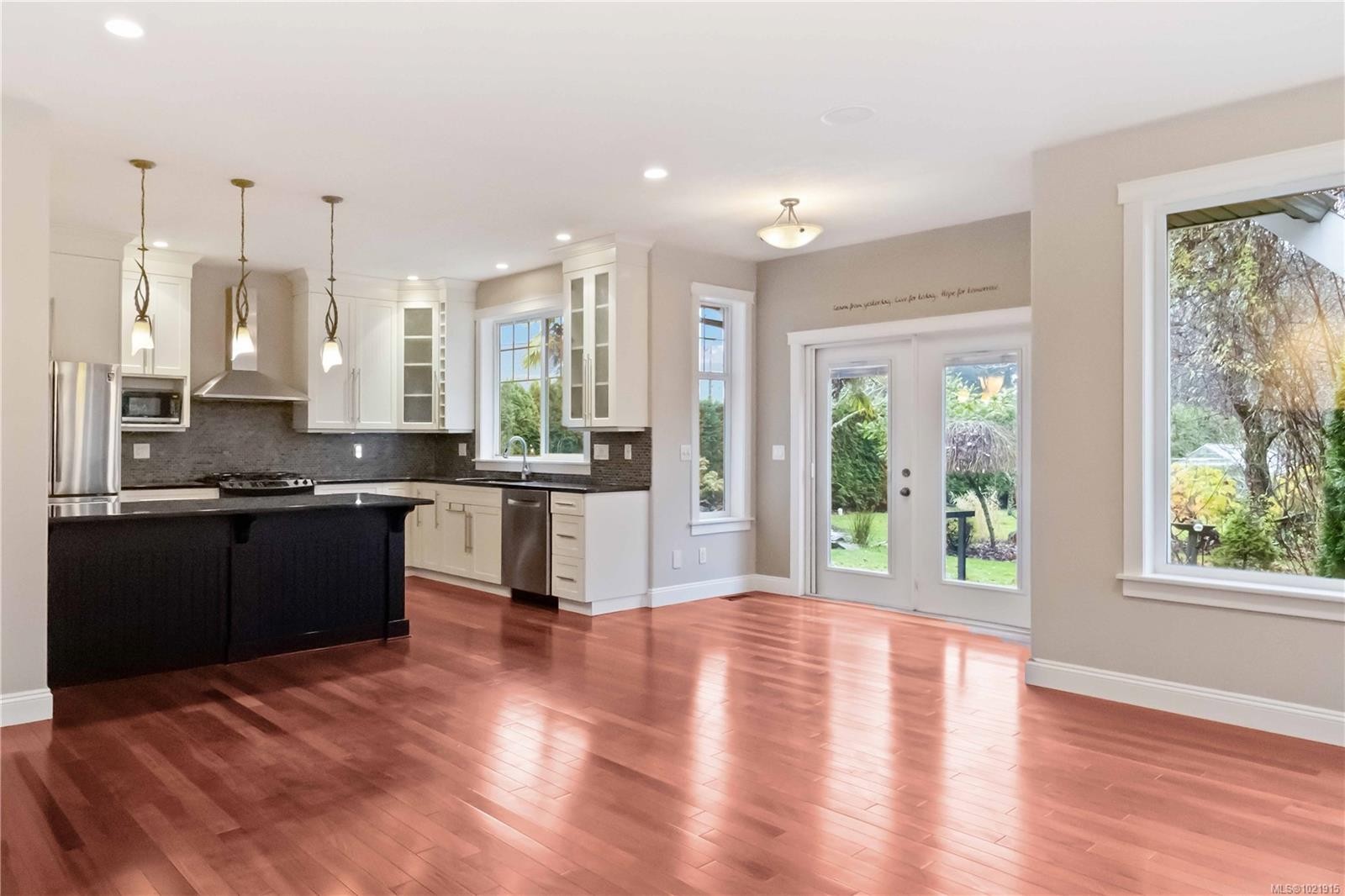 9319 East Saanich Rd, North Saanich, BC