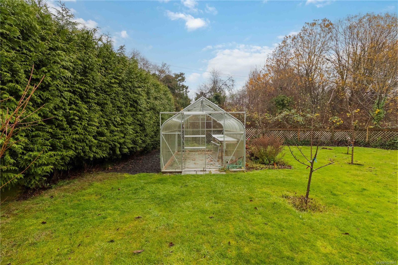 9319 East Saanich Rd, North Saanich, BC