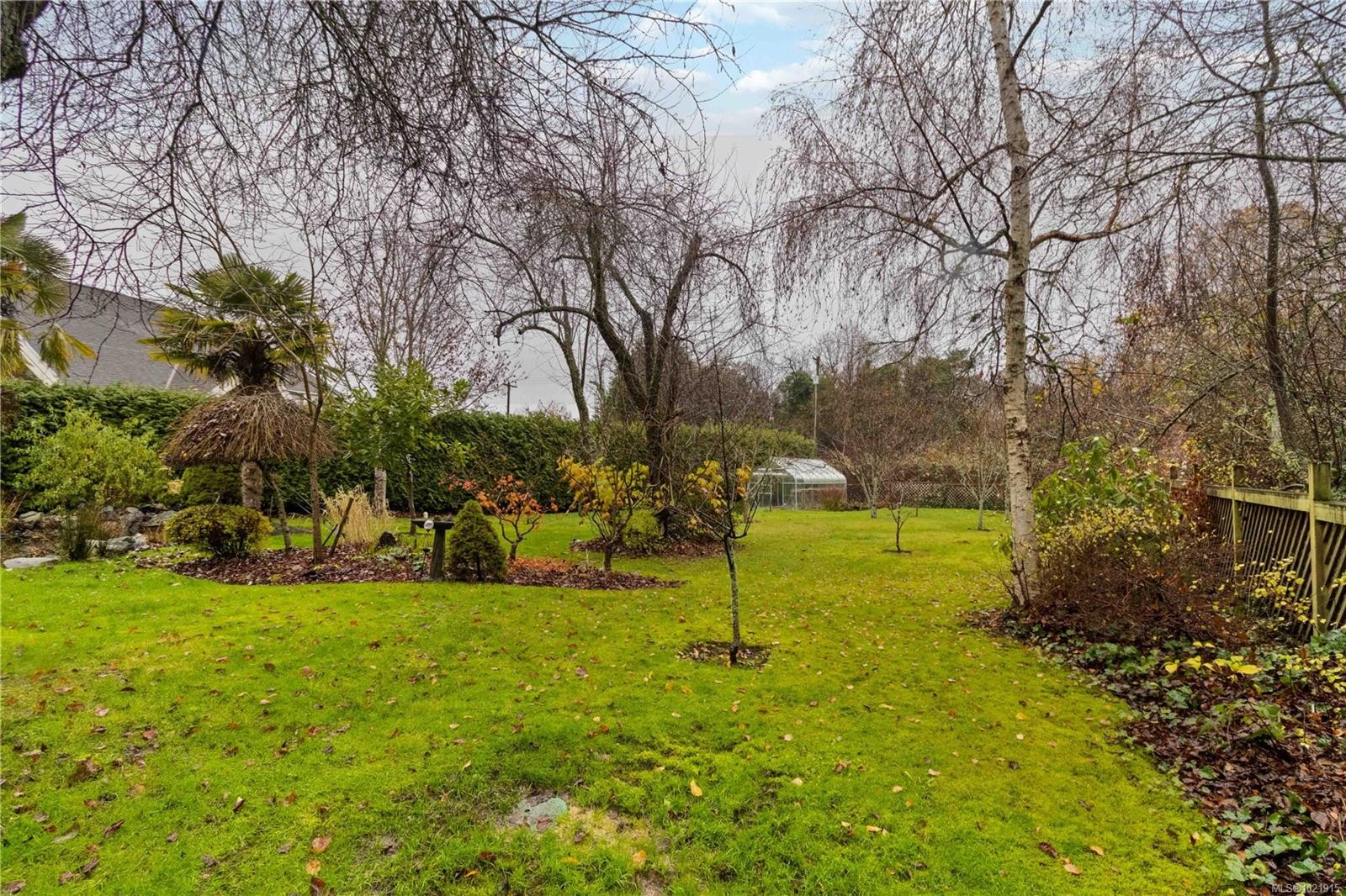 9319 East Saanich Rd, North Saanich, BC