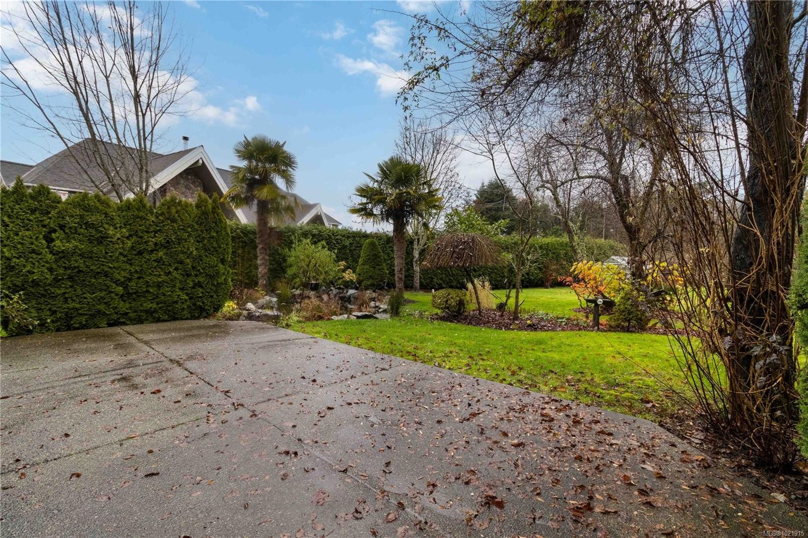 9319 East Saanich Rd, North Saanich, BC