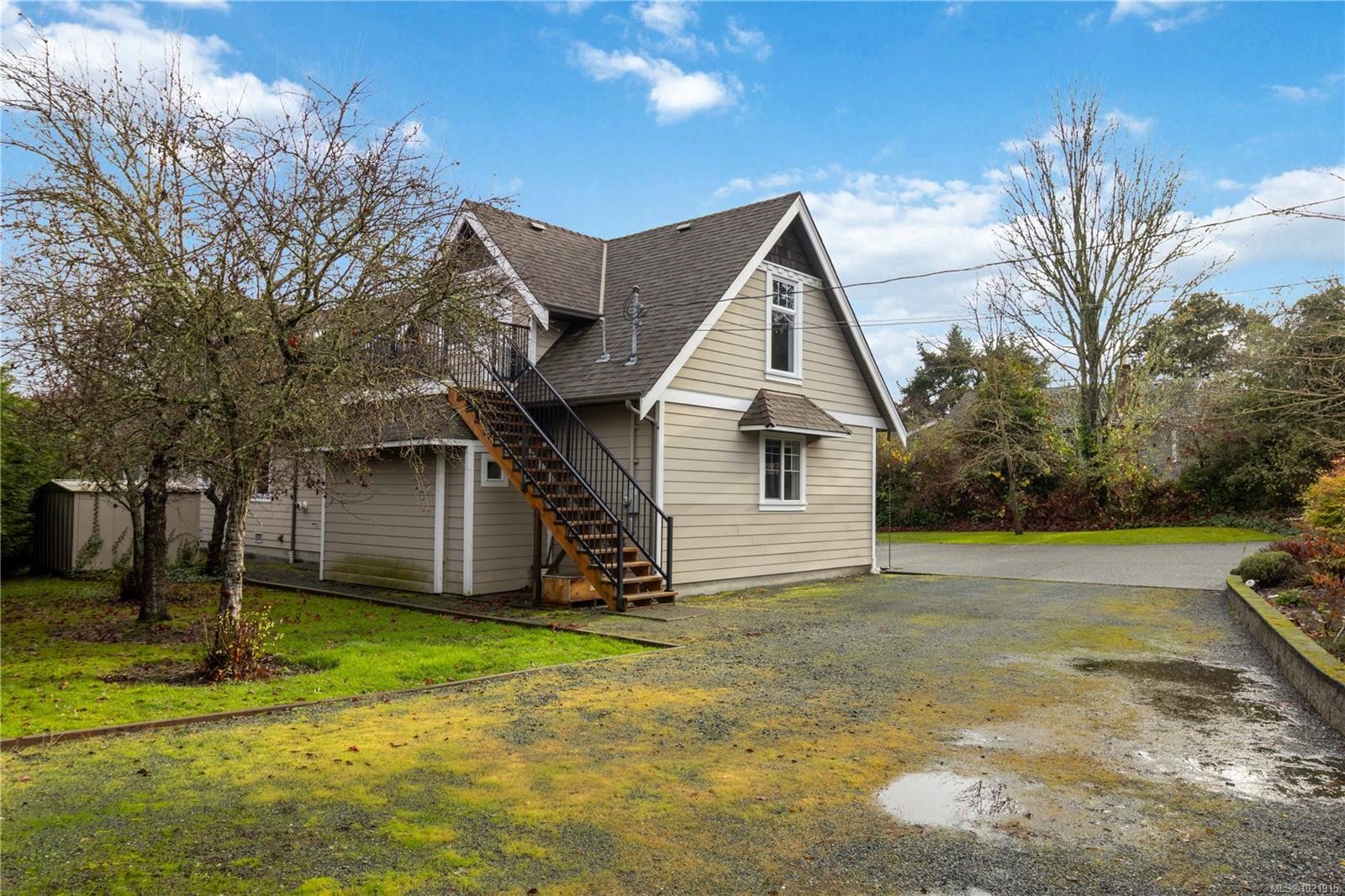 9319 East Saanich Rd, North Saanich, BC