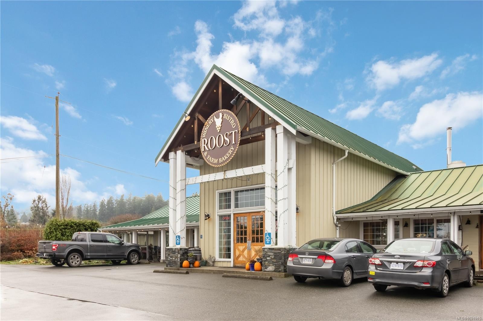 9319 East Saanich Rd, North Saanich, BC