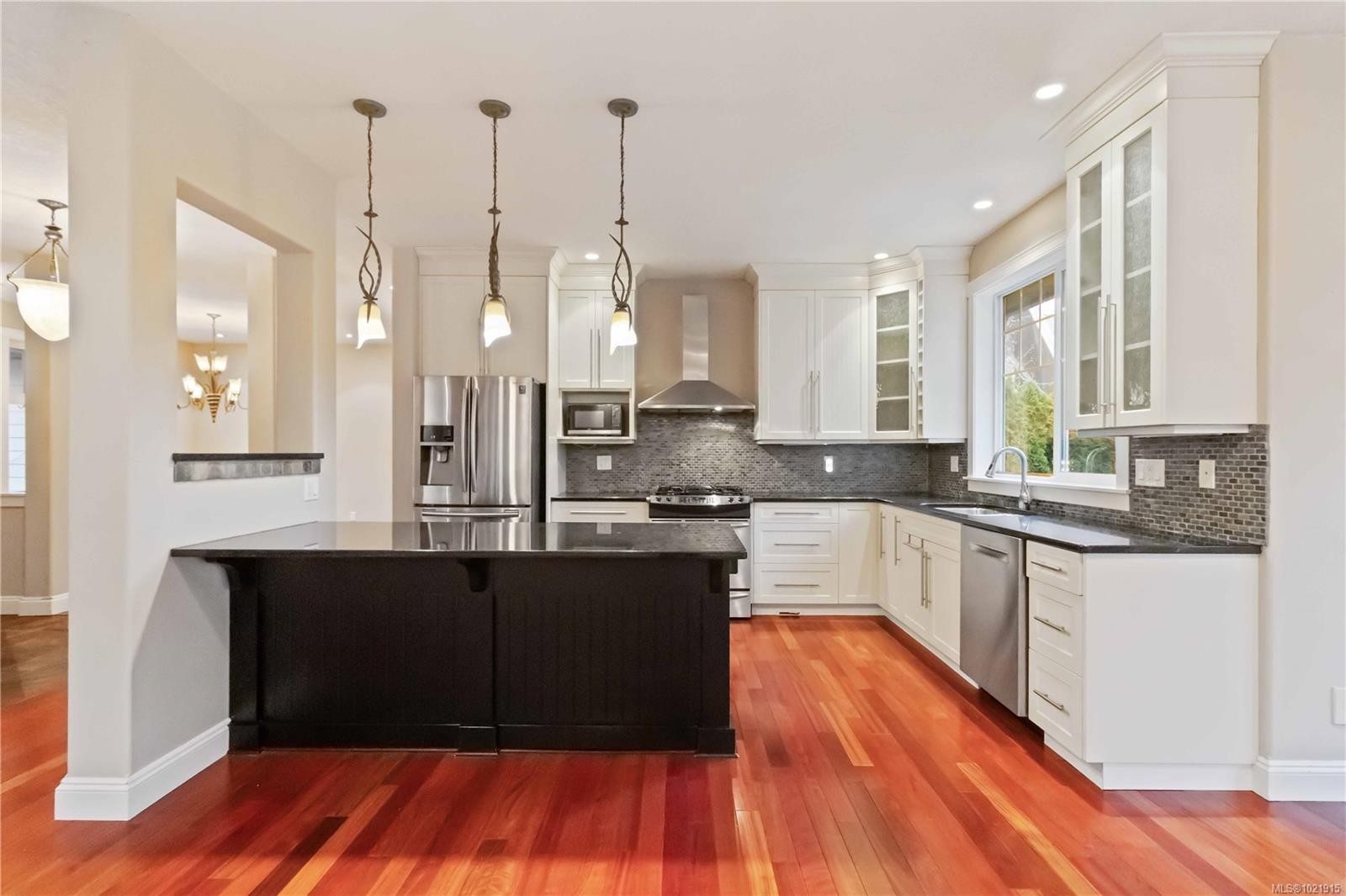 9319 East Saanich Rd, North Saanich, BC