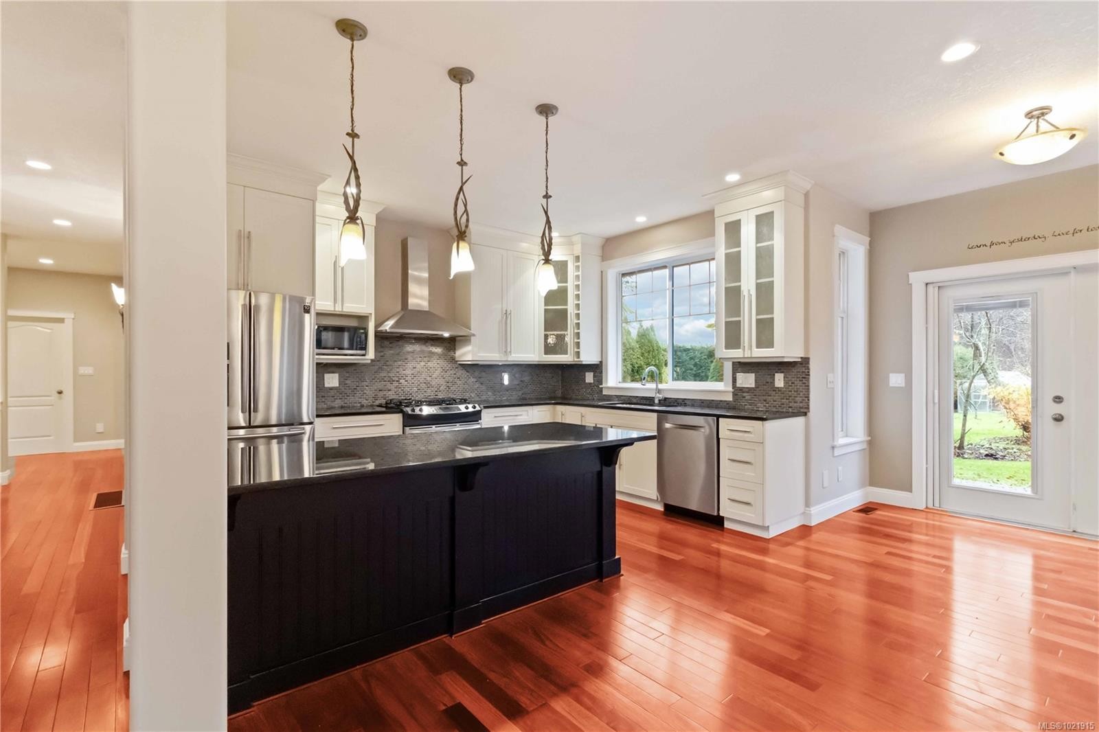 9319 East Saanich Rd, North Saanich, BC