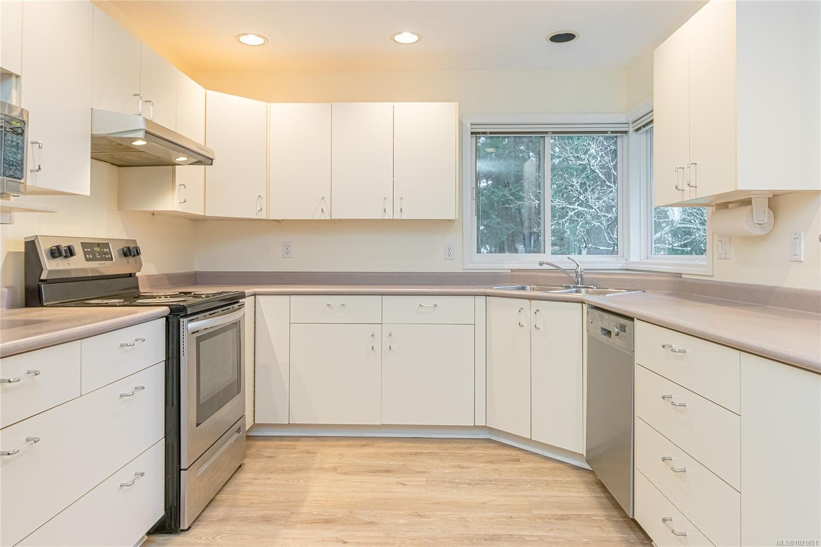 624 Wembley Rd, Parksville, BC