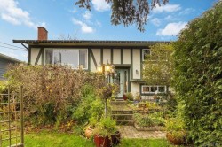 9930 Bessredge Pl Sidney, BC V8L 3M2