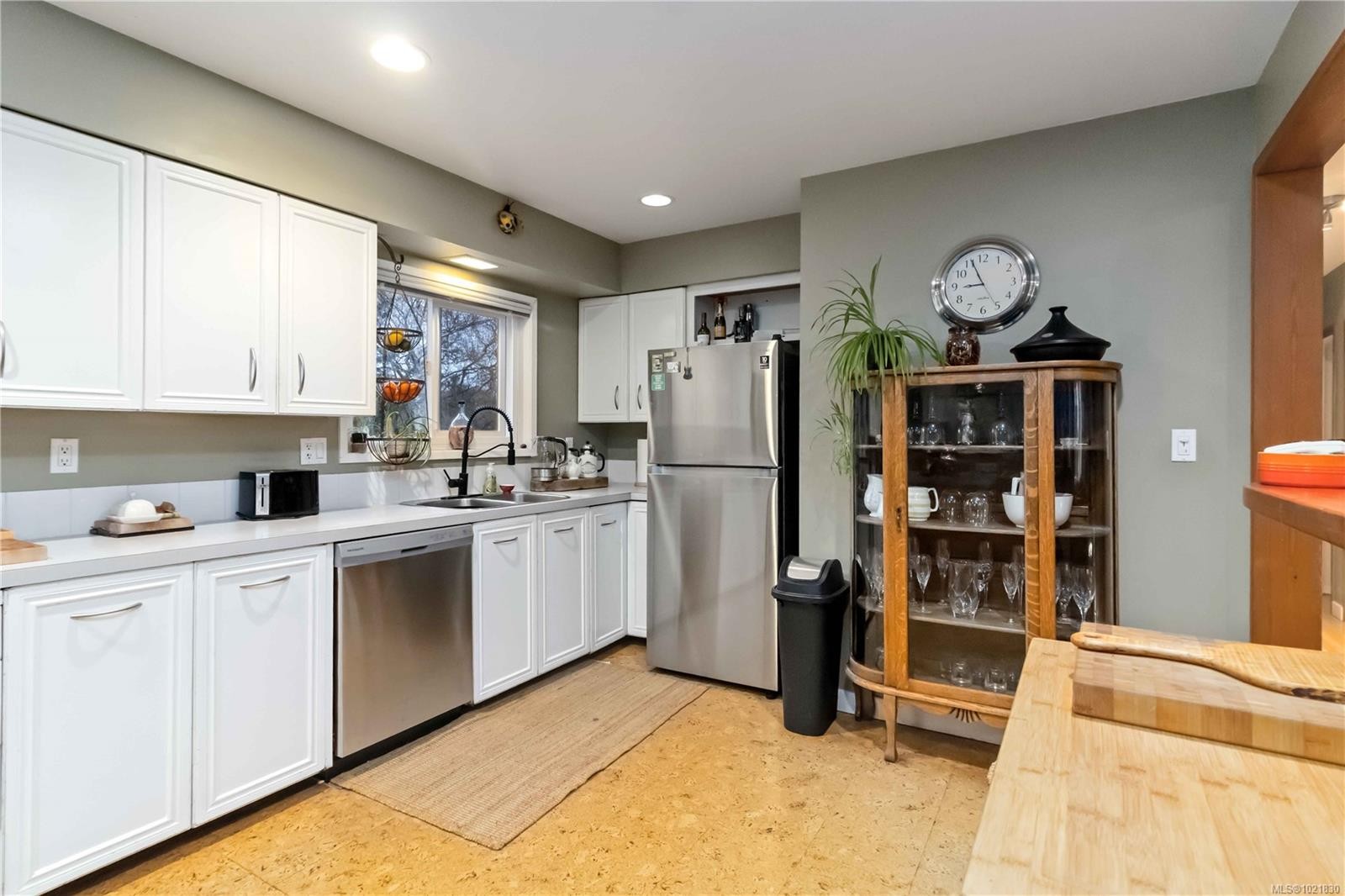 9930 Bessredge Pl, Sidney, BC