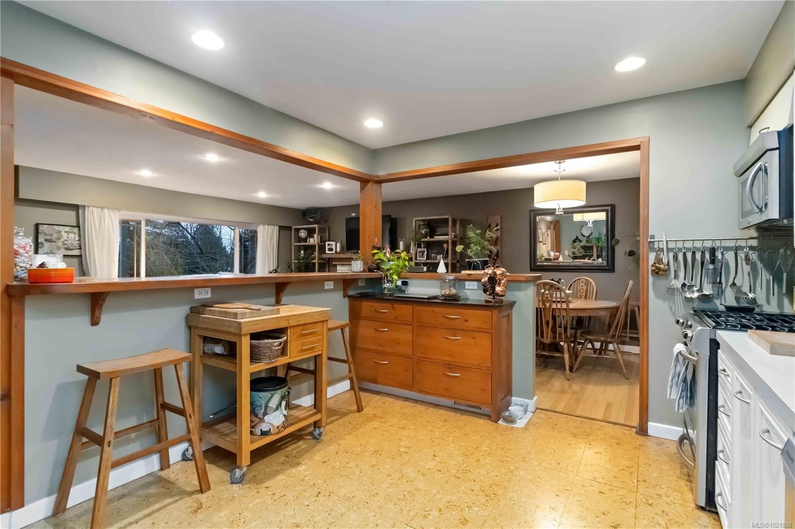 9930 Bessredge Pl, Sidney, BC