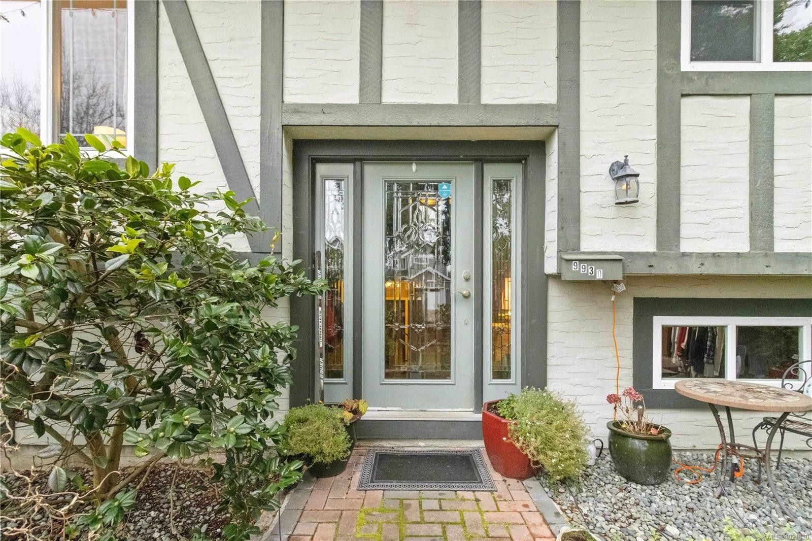 9930 Bessredge Pl, Sidney, BC