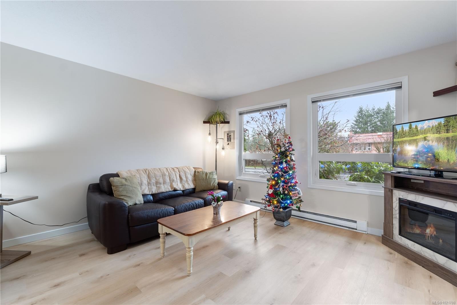 2629 Labieux Rd, Nanaimo, BC - Indoor Photo Showing Living Room With Fireplace