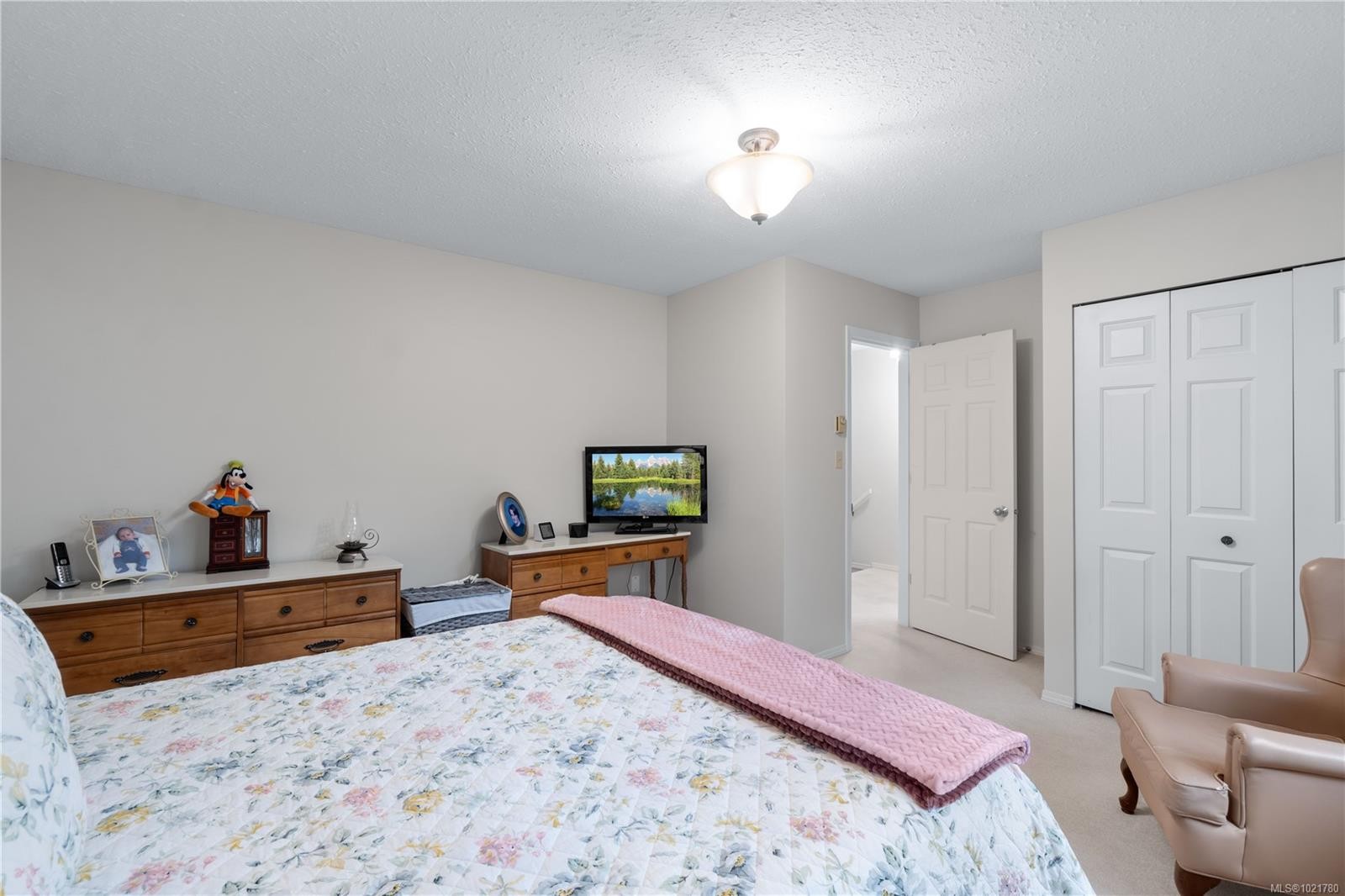 2629 Labieux Rd, Nanaimo, BC - Indoor Photo Showing Bedroom