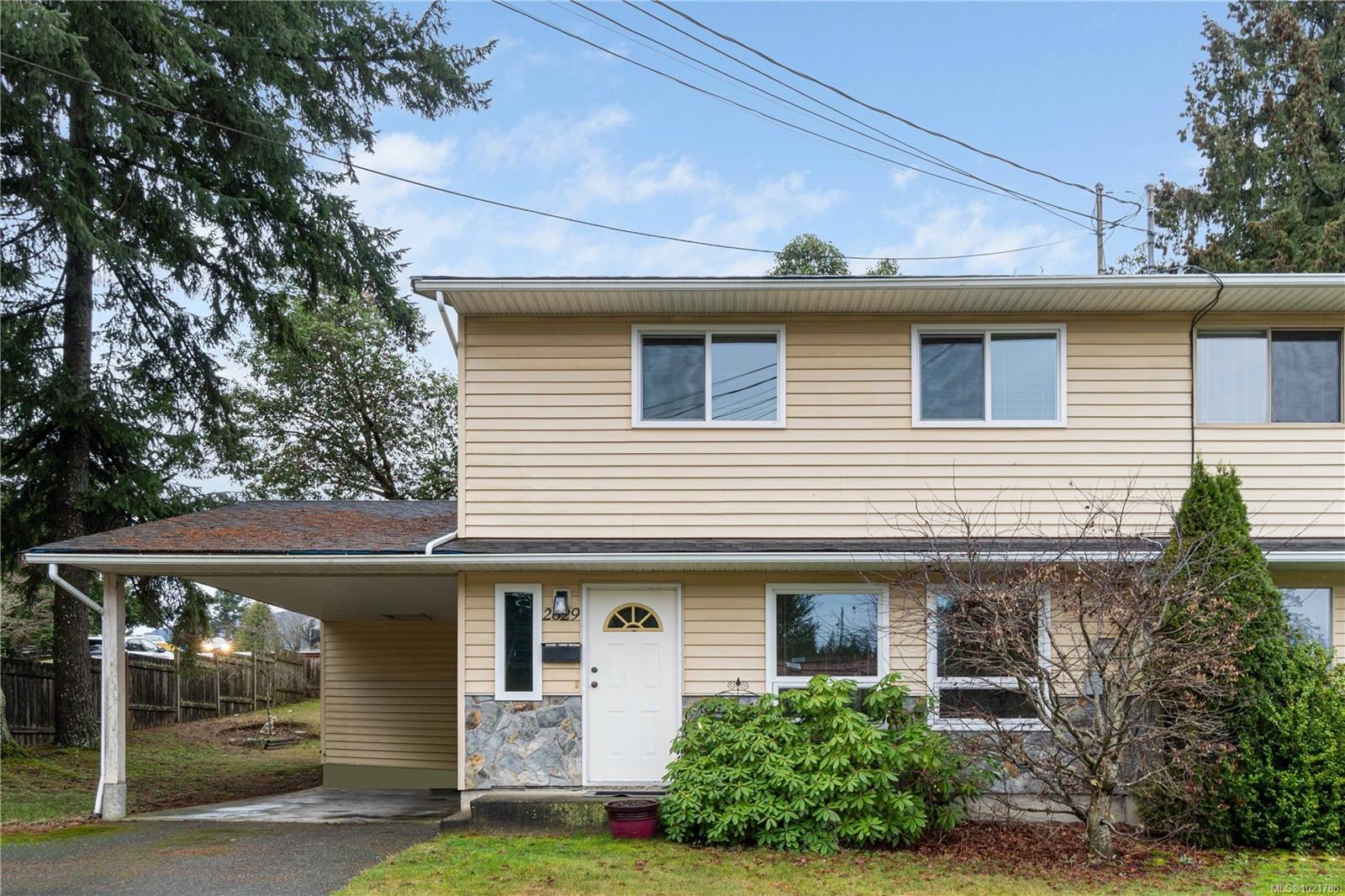 2629 Labieux Rd, Nanaimo, BC - Outdoor