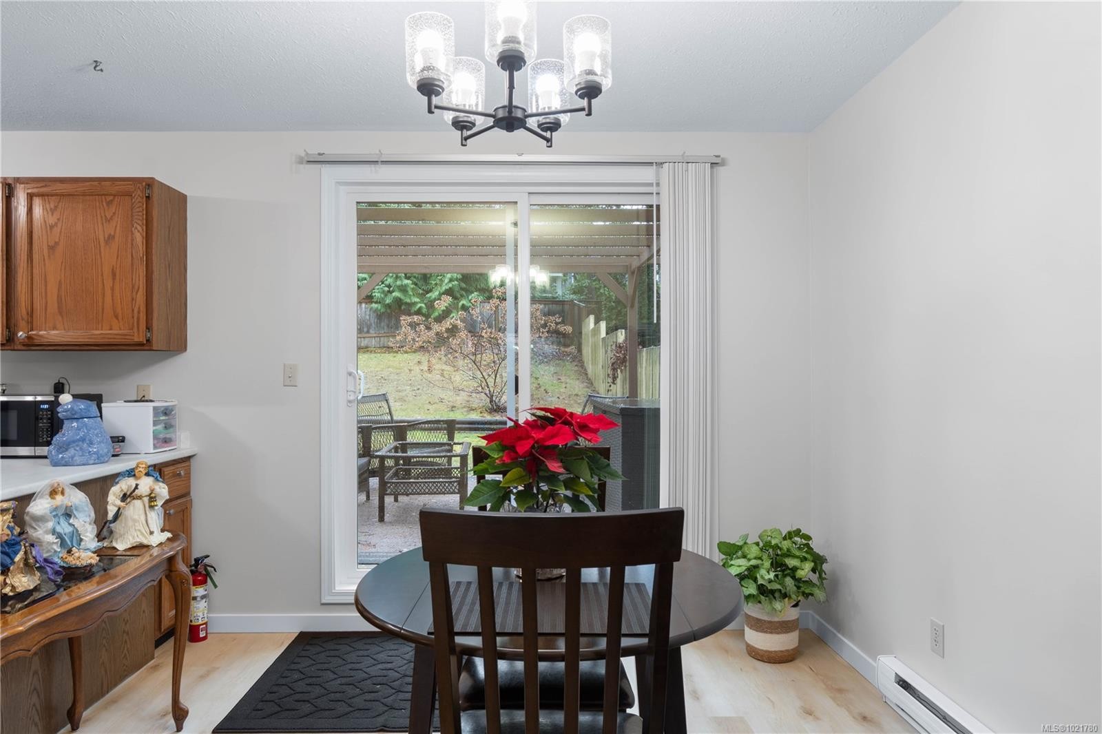 2629 Labieux Rd, Nanaimo, BC - Indoor Photo Showing Dining Room