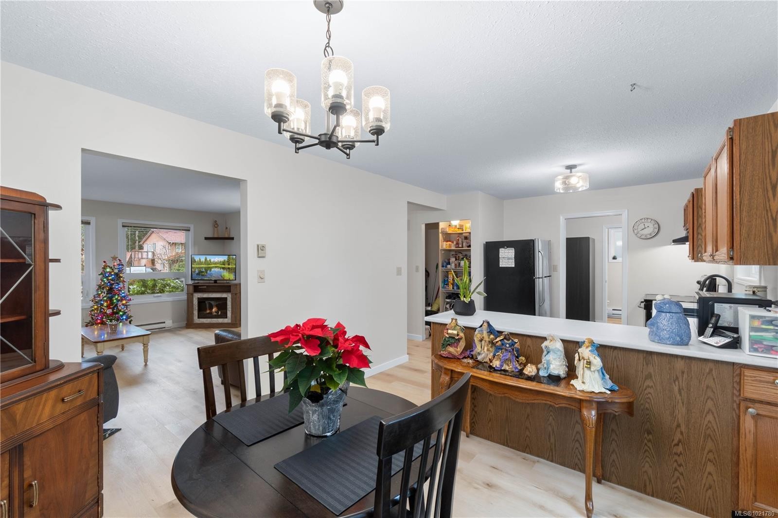 2629 Labieux Rd, Nanaimo, BC - Indoor Photo Showing Dining Room