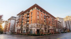 409-827 Fairfield Rd Victoria, BC V8V 5B2