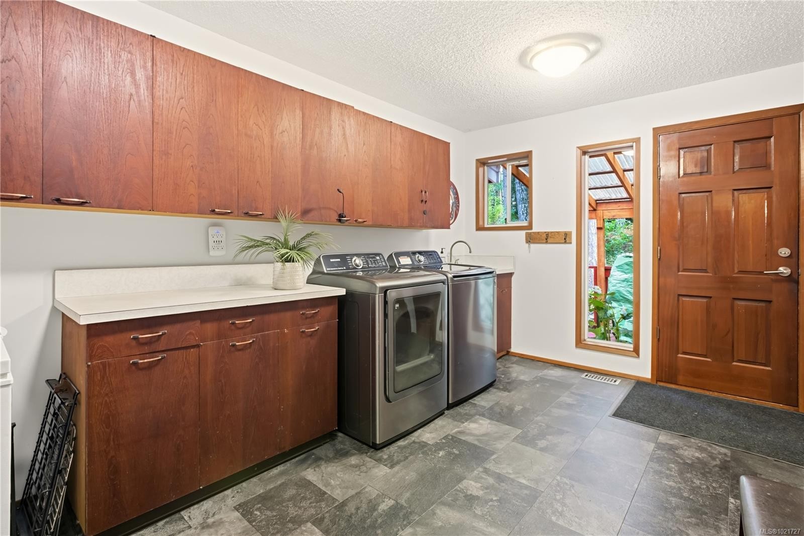 9644 Lakeshore Rd, Port Alberni, BC