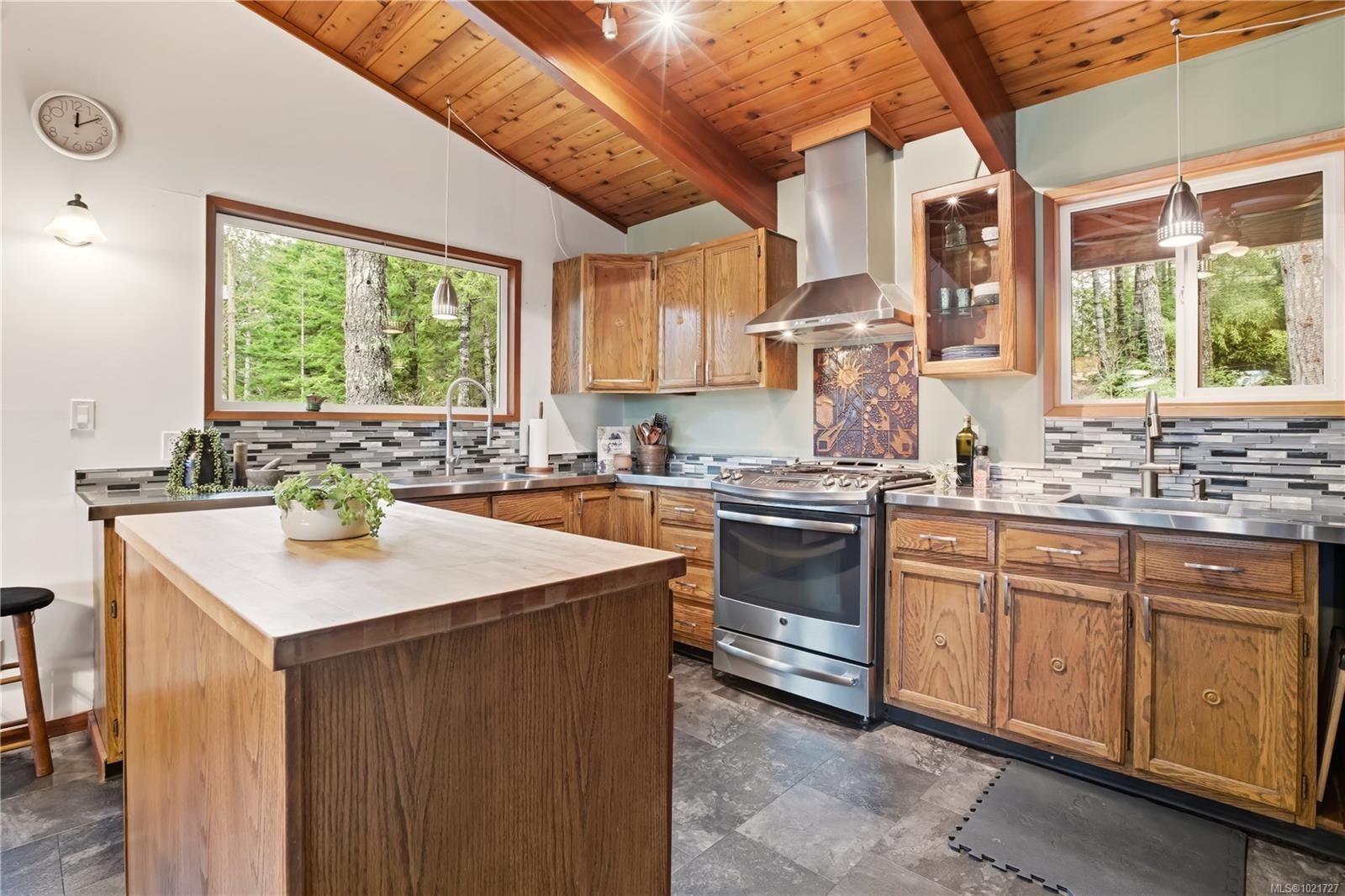 9644 Lakeshore Rd, Port Alberni, BC