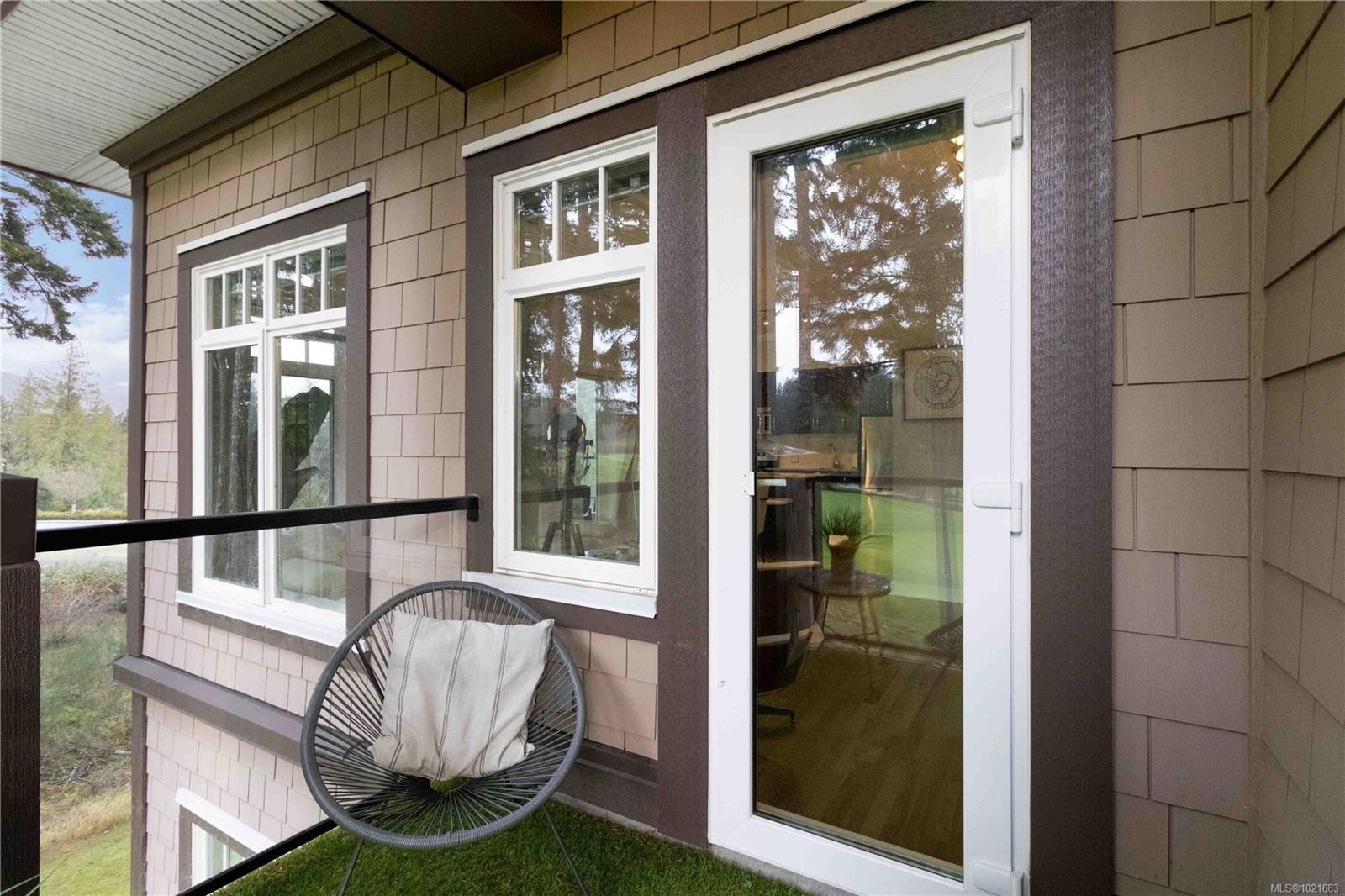 420-1395 Bear Mountain Pkwy, Langford, BC - Outdoor With Exterior