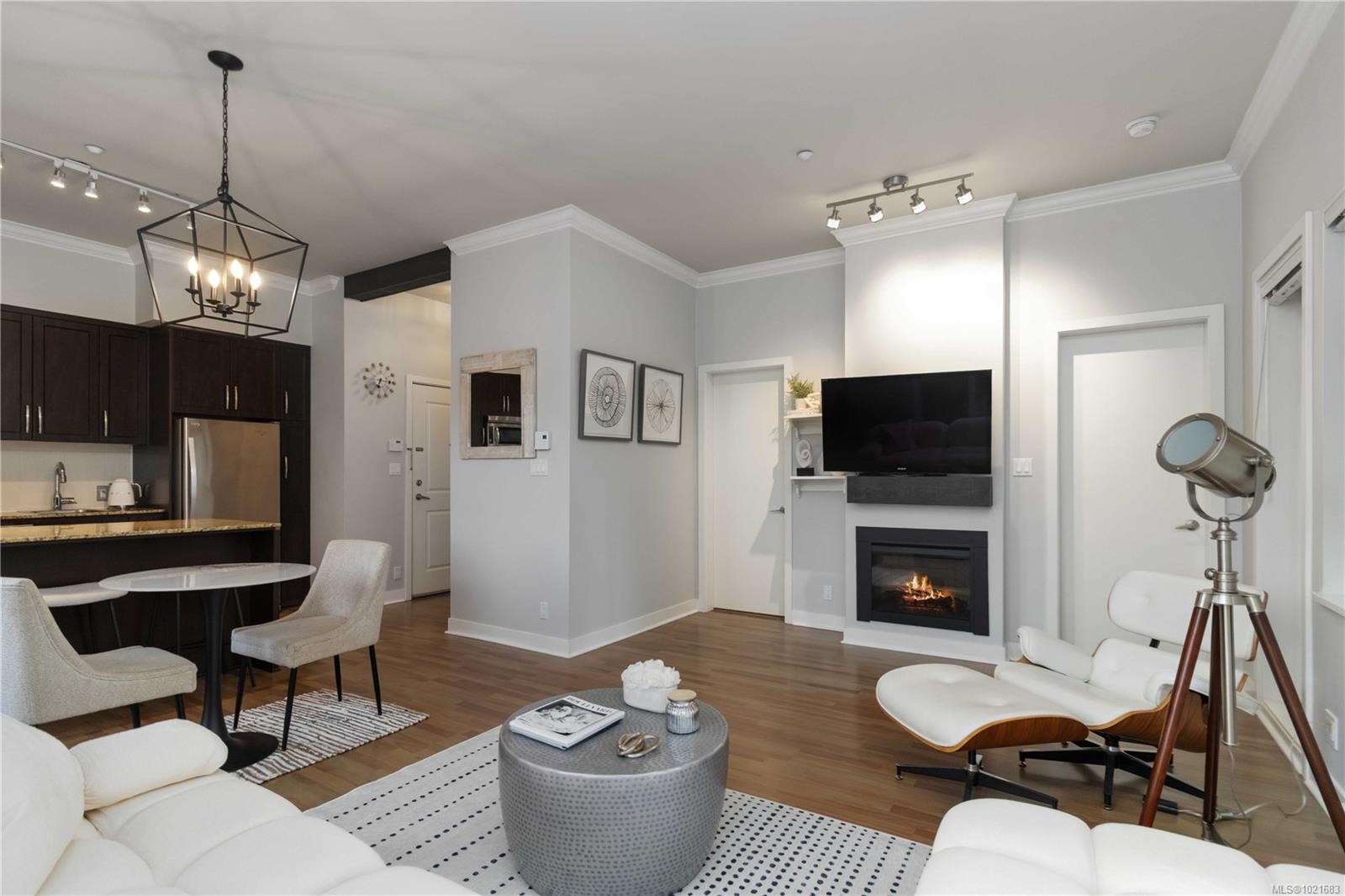 420-1395 Bear Mountain Pkwy, Langford, BC - Indoor Photo Showing Living Room With Fireplace